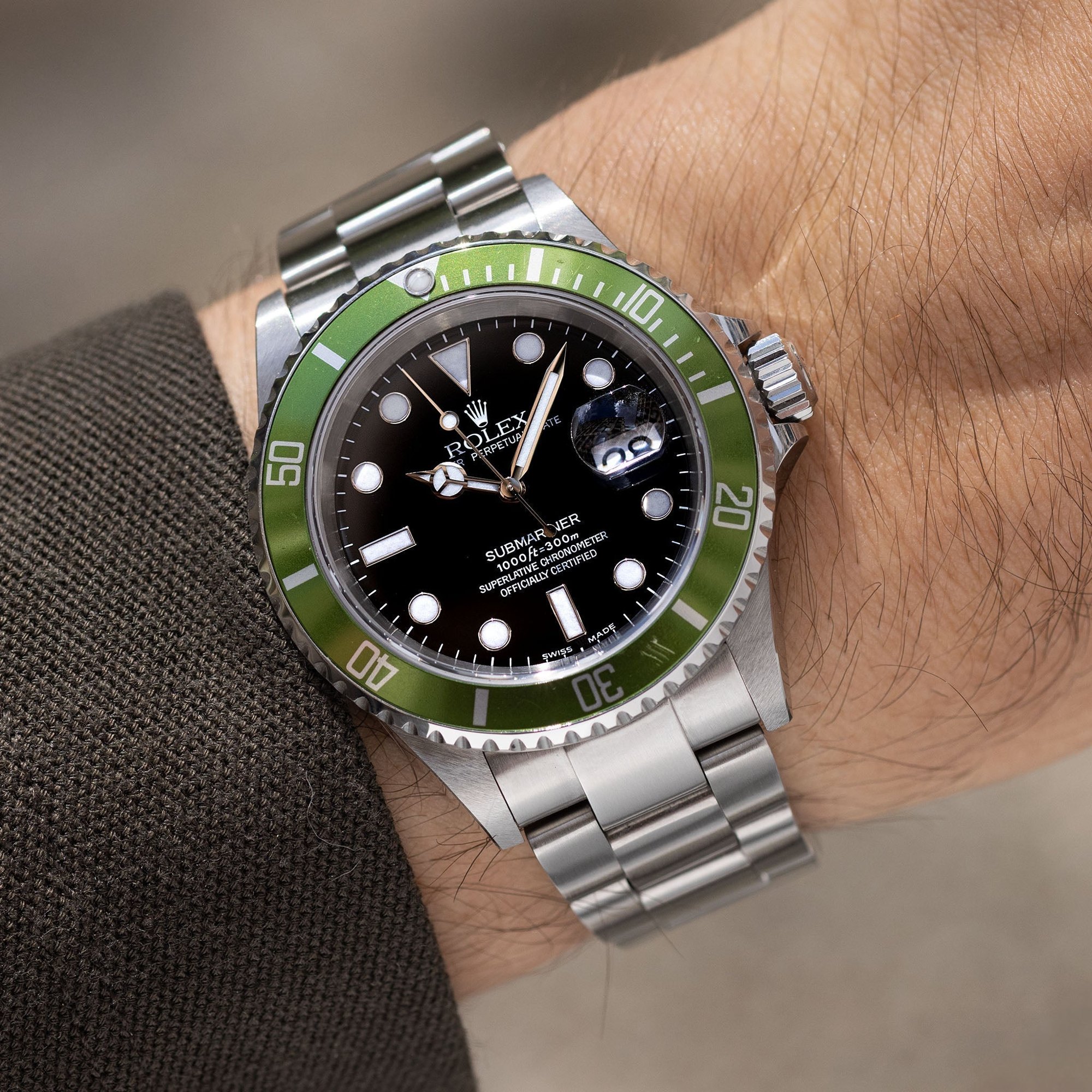 تصویر منبع؛ ساعت مچی غواصی Rolex Submariner رفرنس 16610 LV ملقب به Kermit Flat 4