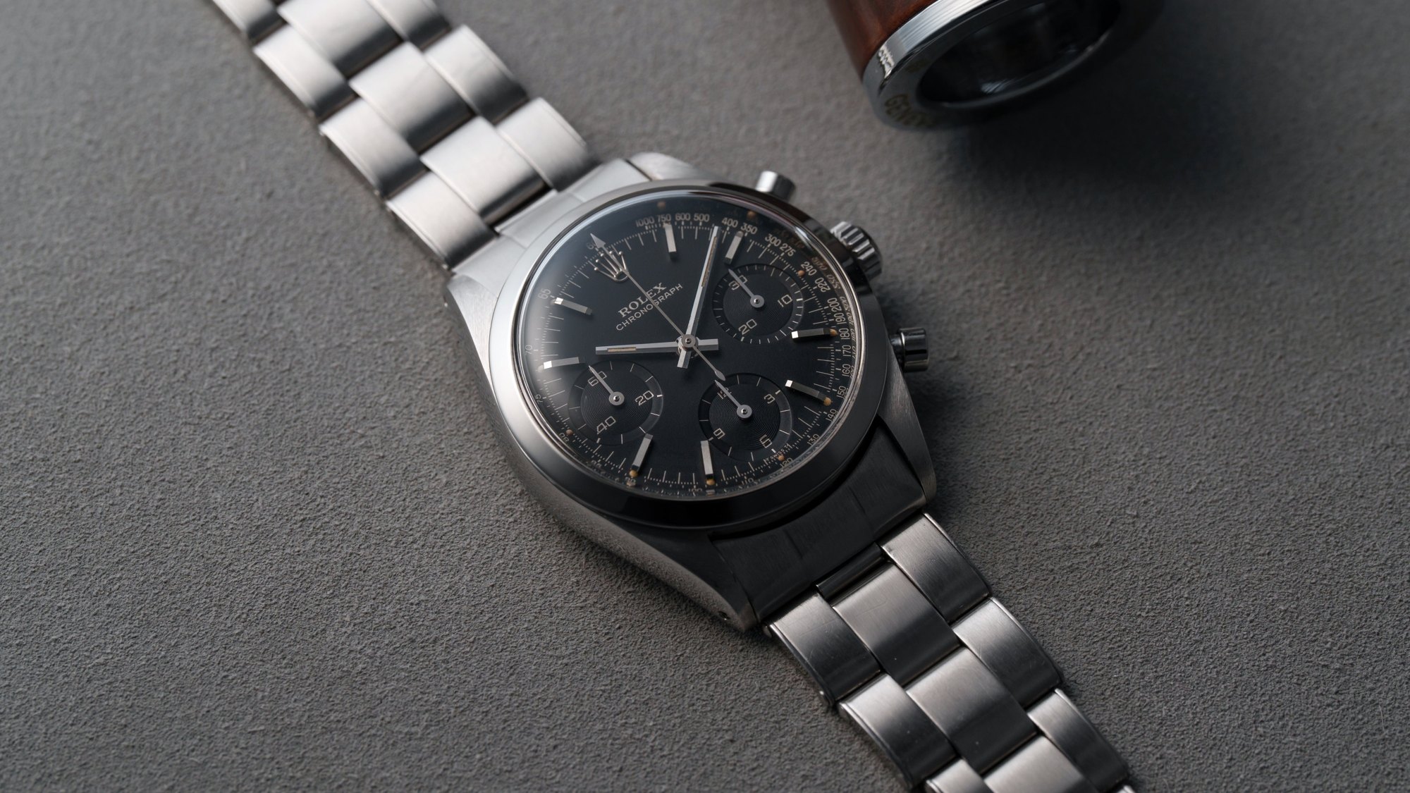تصویر منبع؛ ساعت مچی کرنوگراف رولکس Rolex Pre-Daytona رفرنس 6238 با صفحه مشکی