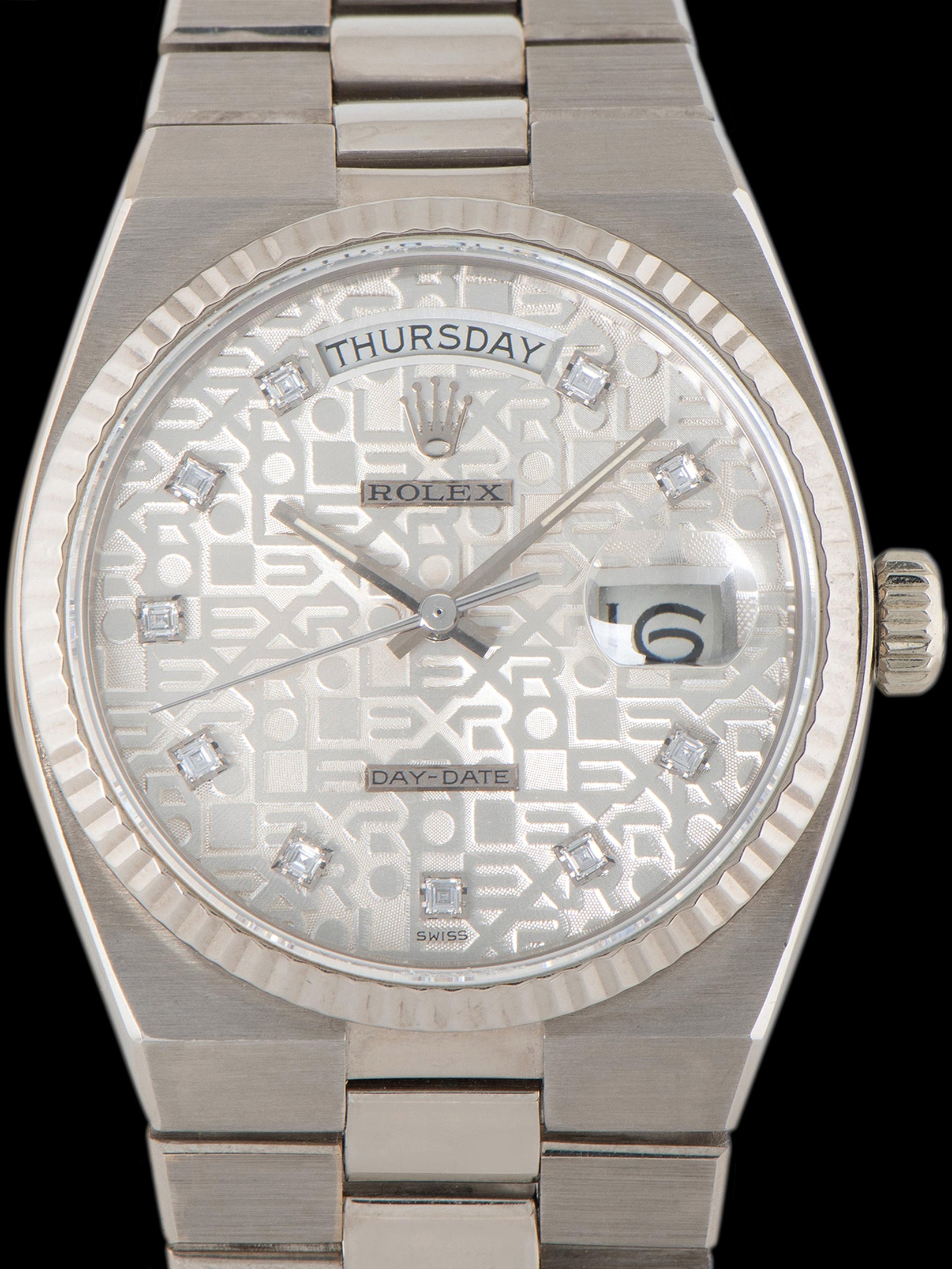 تصویر منبع؛ ساعت Rolex Oysterquartz Day-Date 18K WG (Ref. 19019) با صفحه نقرهای Jubilee و نشانگرهای الماس