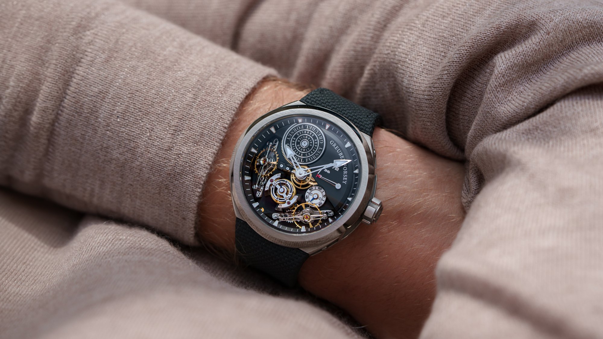 تصویر منبع؛ ساعت مچی Greubel Forsey مدل Double Balancier Convexe S2 تیتانیوم