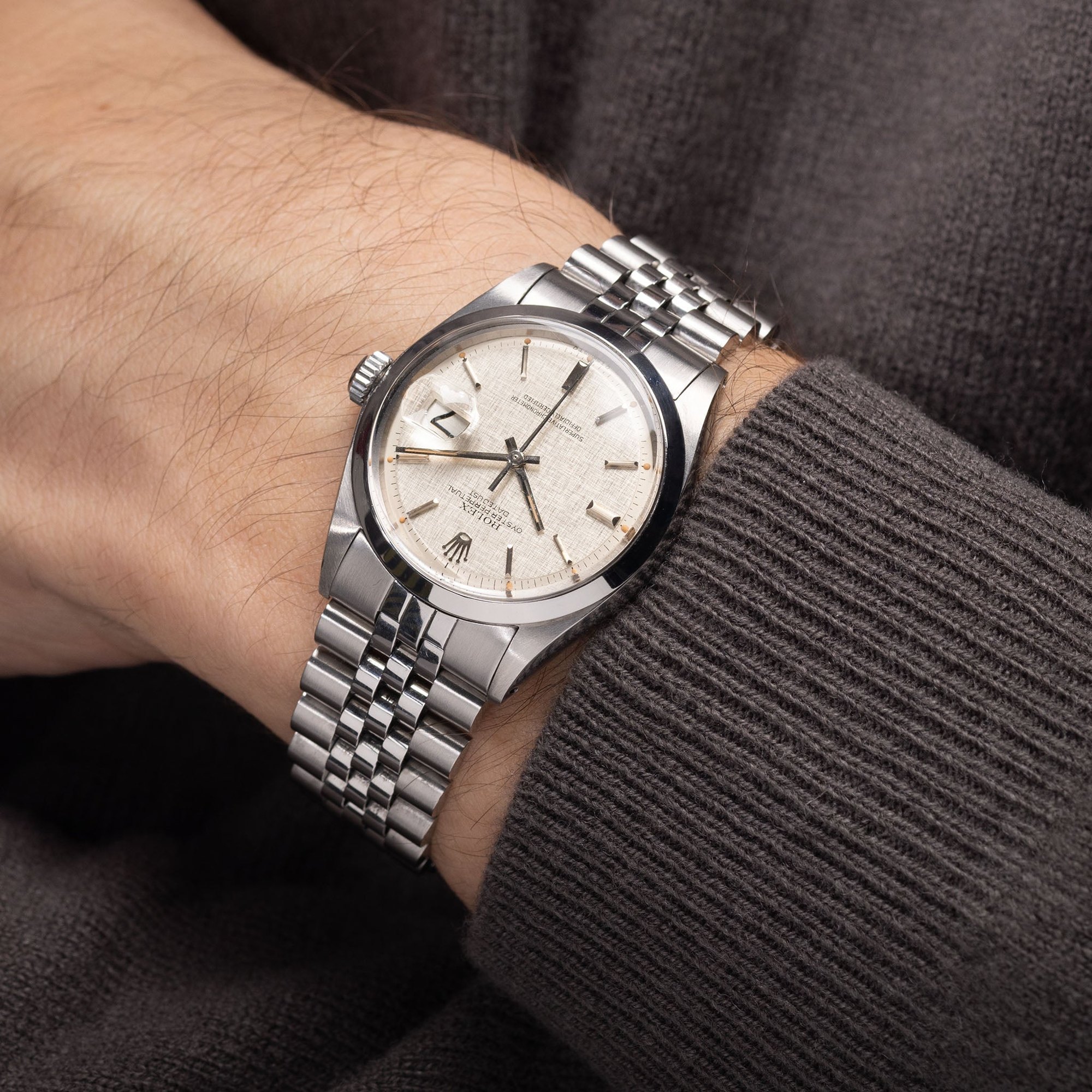 تصویر منبع؛ ساعت مچی وینتیج Rolex Datejust رفرنس 1600 با صفحه کتان سیگما