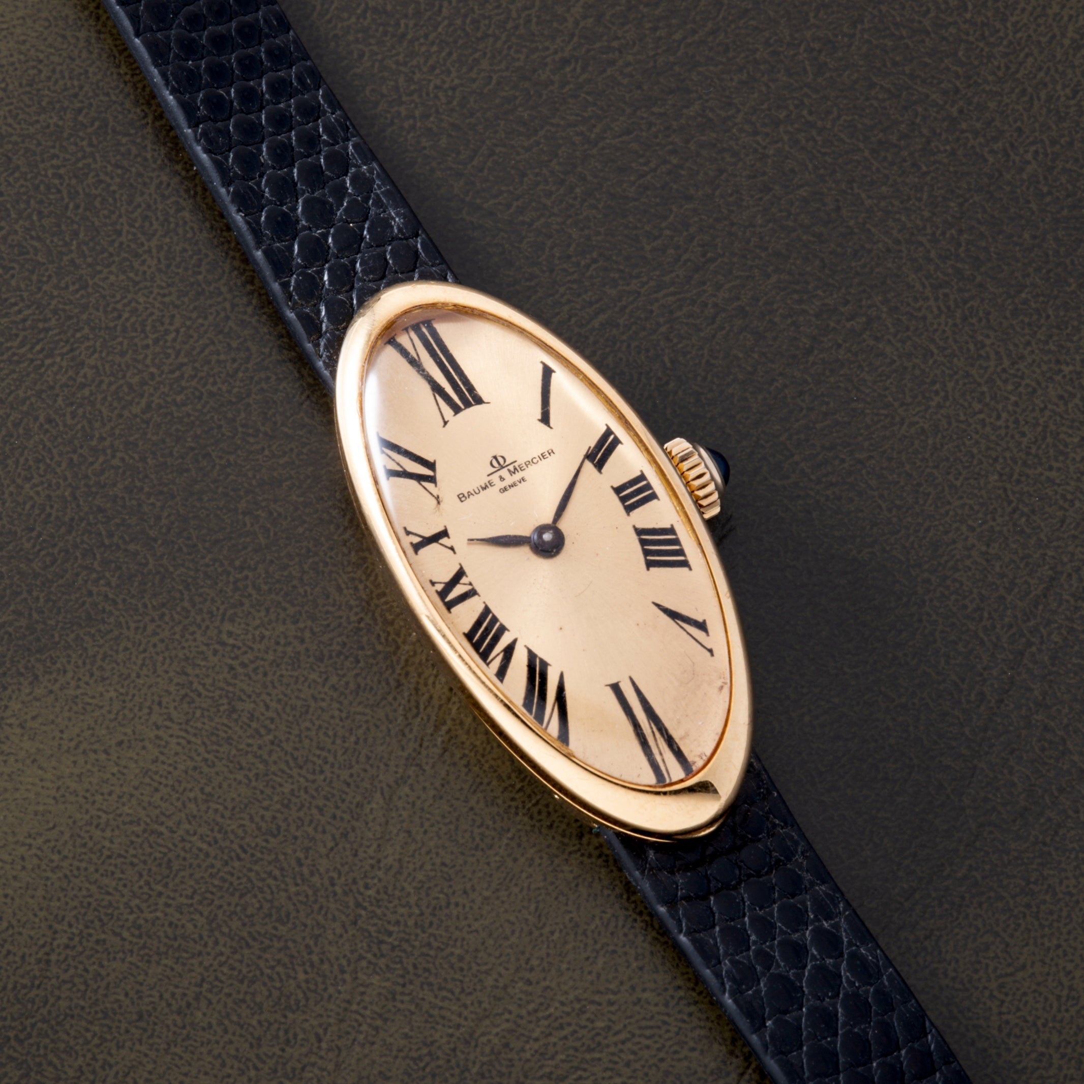 تصویر منبع؛ ساعت Baume & Mercier Baignoire Allongée