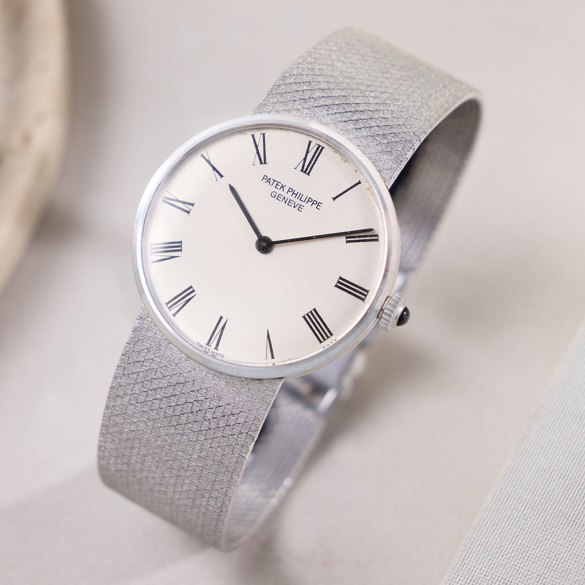 ساعت مچی پتک فیلیپ Patek Philippe Calatrava رفرنس 3513 از طلای سفید ۱۸ عیار مدل ۱۹۶۶