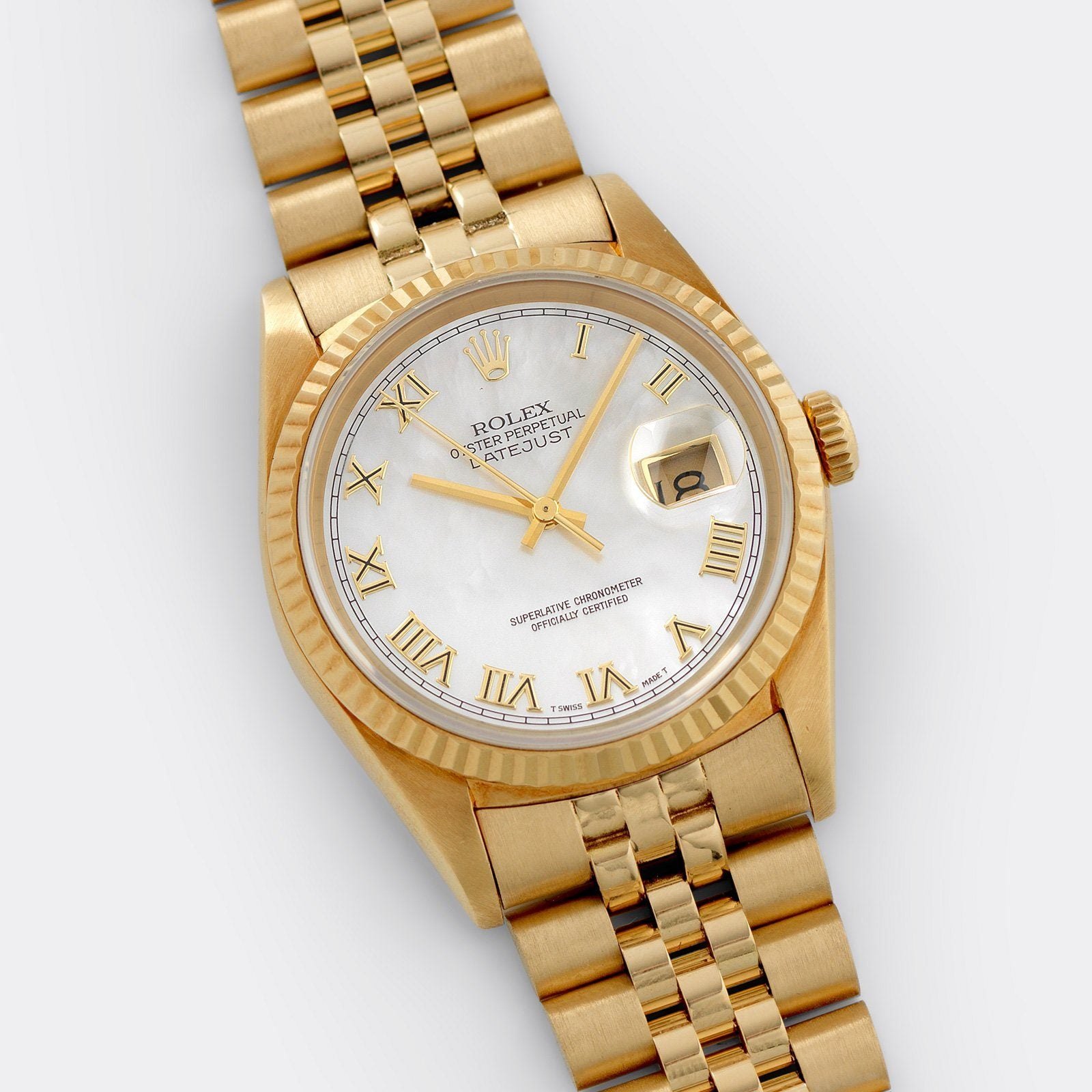 تصویر منبع؛ ساعت مچی Rolex Datejust 16238 از طلای زرد با صفحه صدف