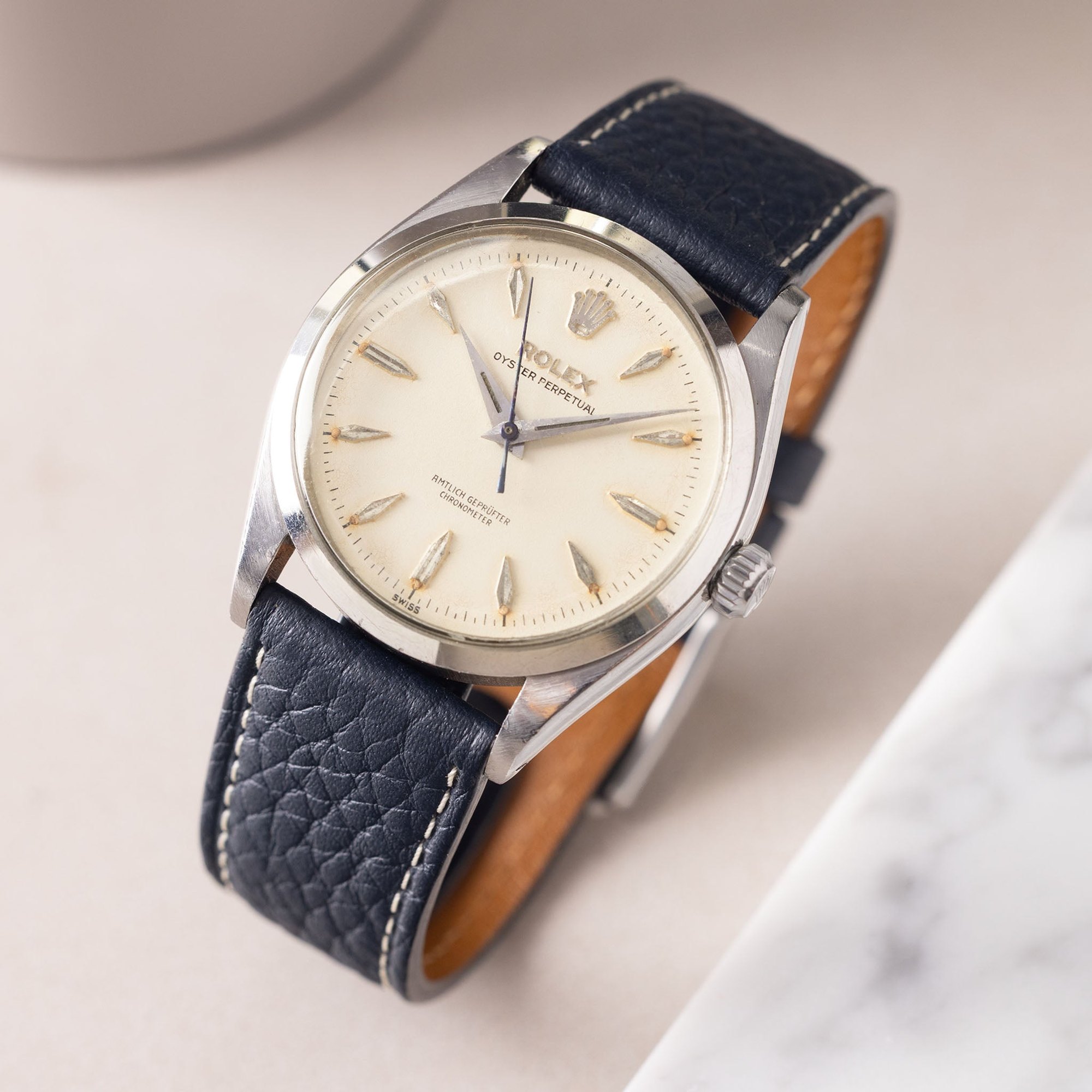 تصویر منبع؛ ساعت مچی وینتیج Rolex Oyster Perpetual رفرنس 6564 با صفحه آلمانی
