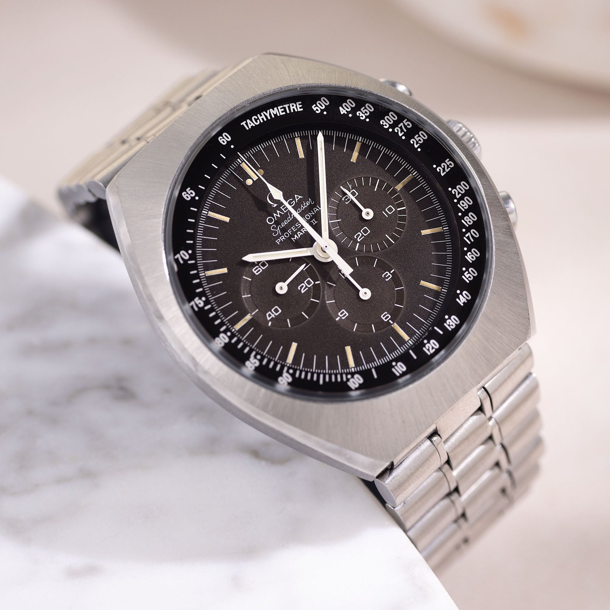 تصویر منبع؛ ساعت مچی کرنوگراف Omega Speedmaster Mark II رفرنس 145.014
