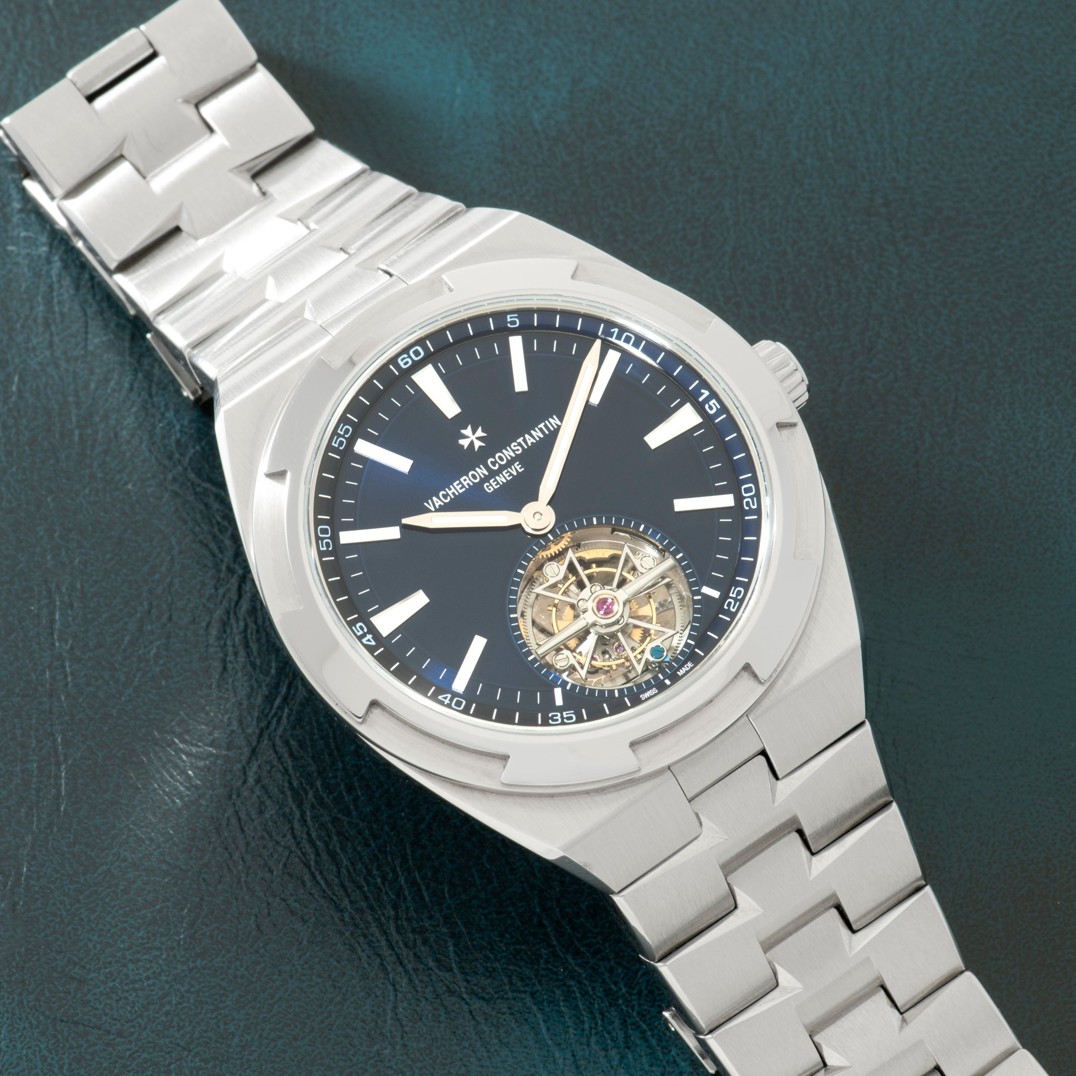 تصویر منبع؛ ساعت Vacheron Constantin Overseas Tourbillon