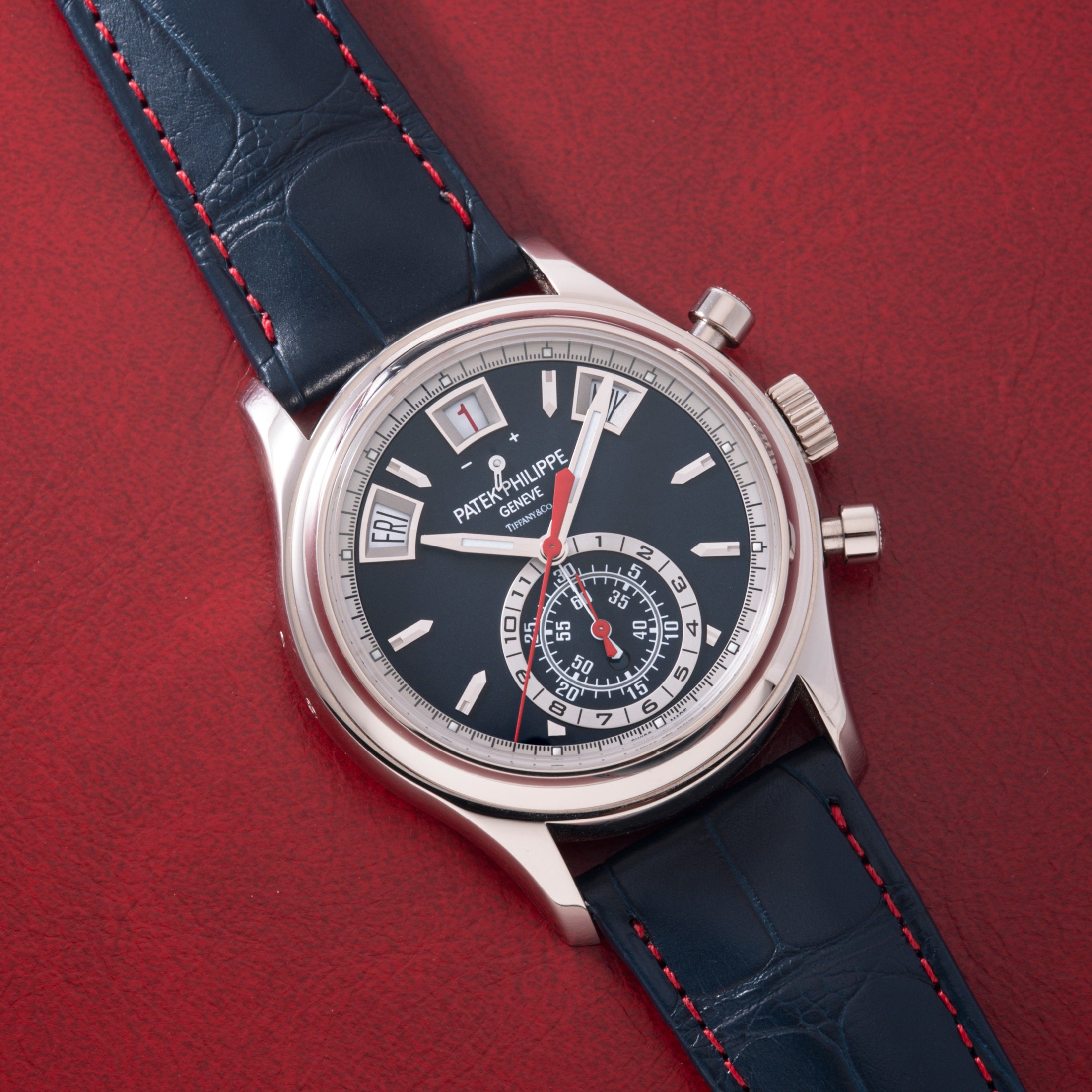 تصویر منبع؛ ساعت Patek Philippe Annual Calendar Chronograph مدل 5960/01G-001 با امضای Tiffany & Co