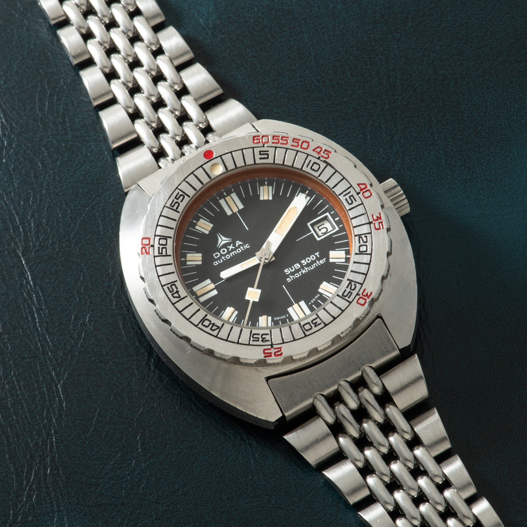 تصویر منبع؛ ساعت مچی DOXA Sub 300T Sharkhunter