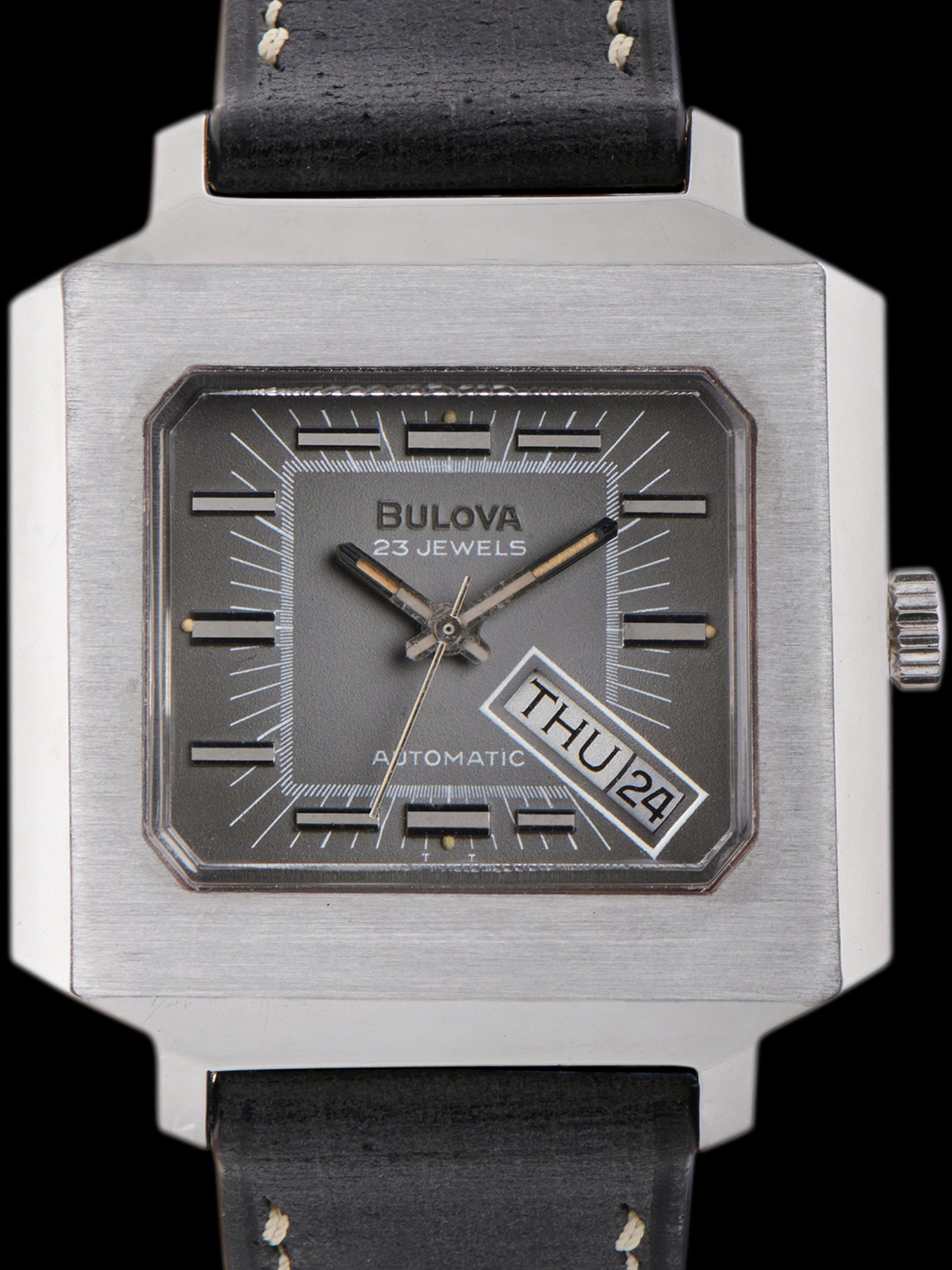 تصویر منبع؛ ساعت Bulova Minute Man Day-Date مدل T-3258 (قاب تلویزیونی 1973)