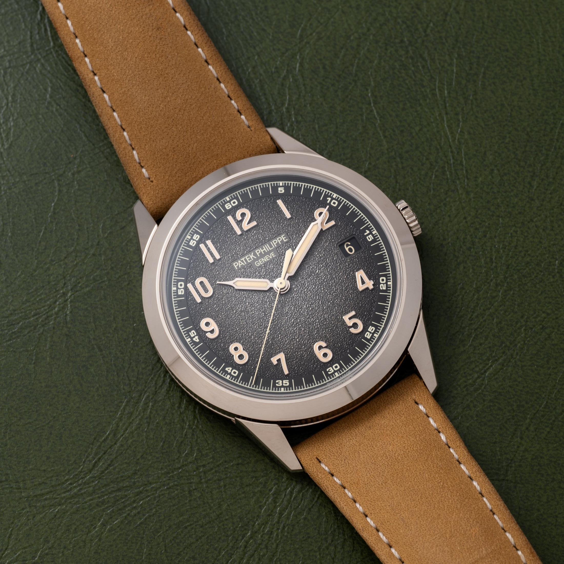 تصویر منبع؛ ساعت Patek Philippe Calatrava Ref. 5226G-001