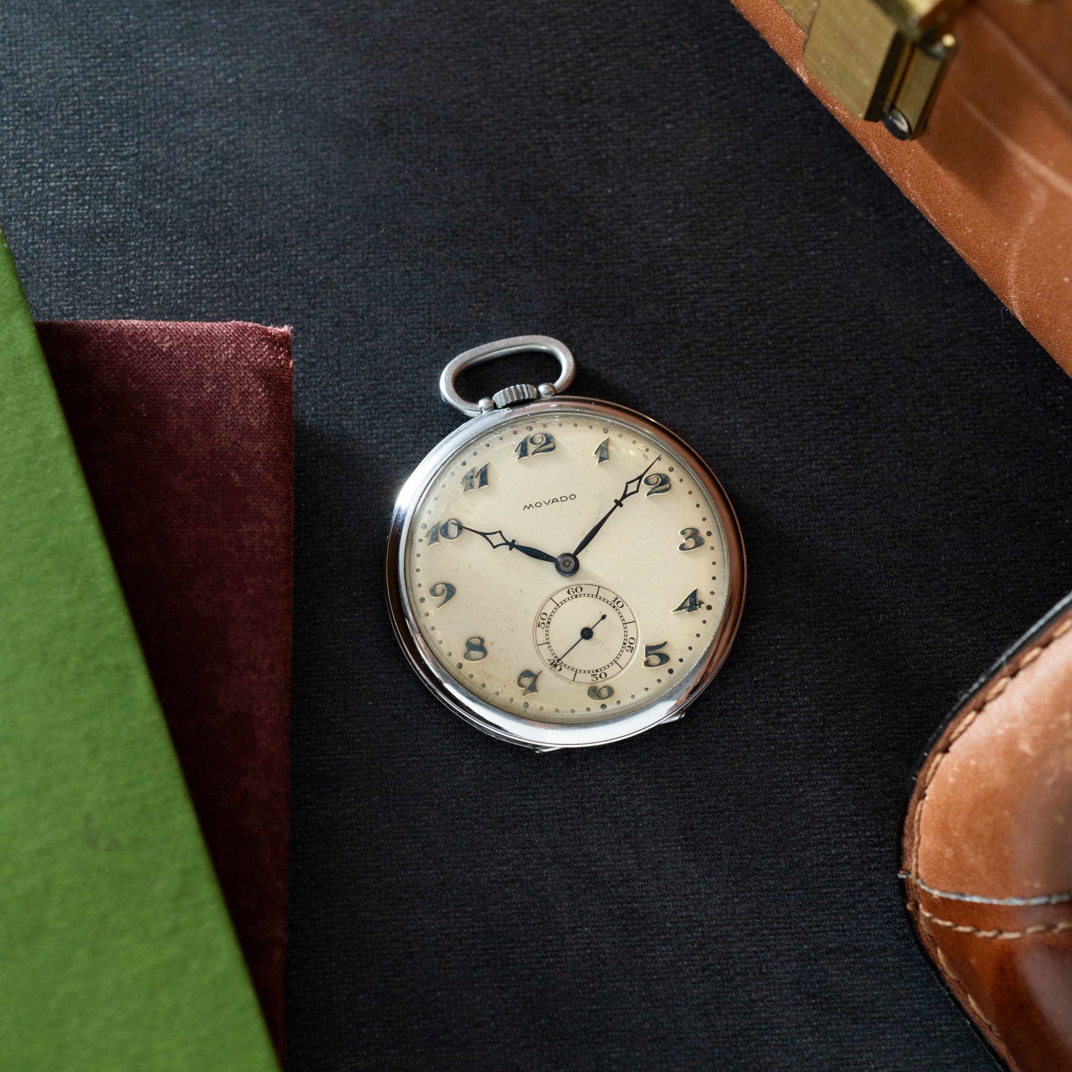 تصویر منبع؛ ساعت جیبی Movado