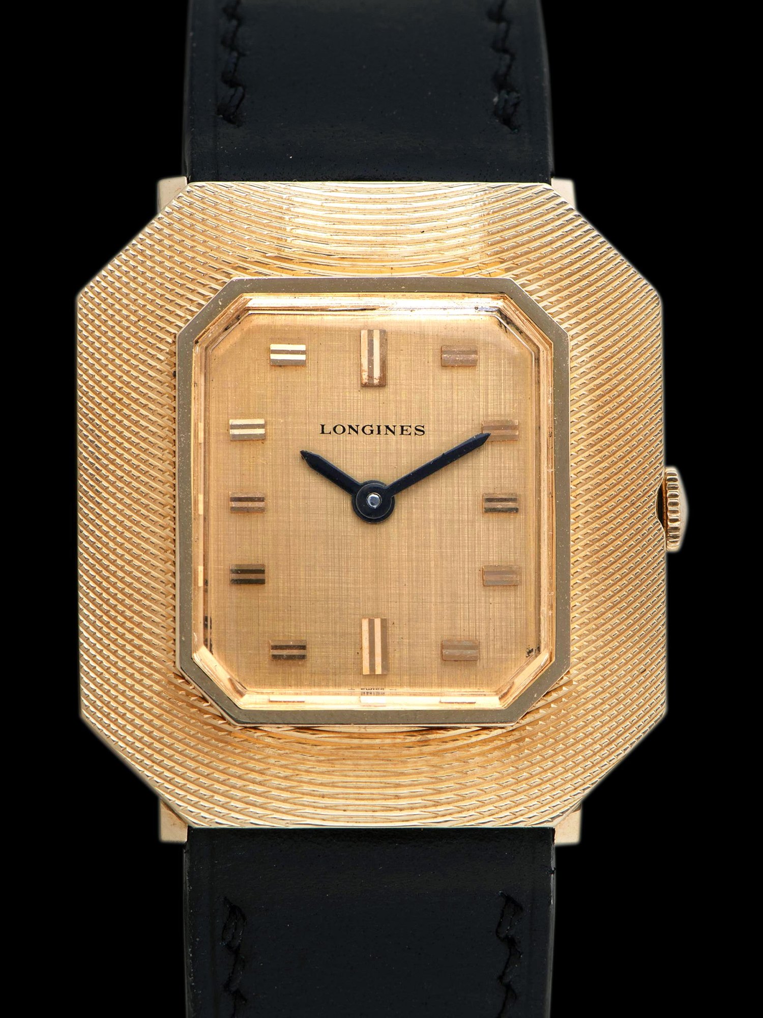 تصویر منبع؛ ساعت مچی رسمی Longines طلای ۱۴ عیار با صفحه بافتدار، رفرنس 216 کالیبر 428
