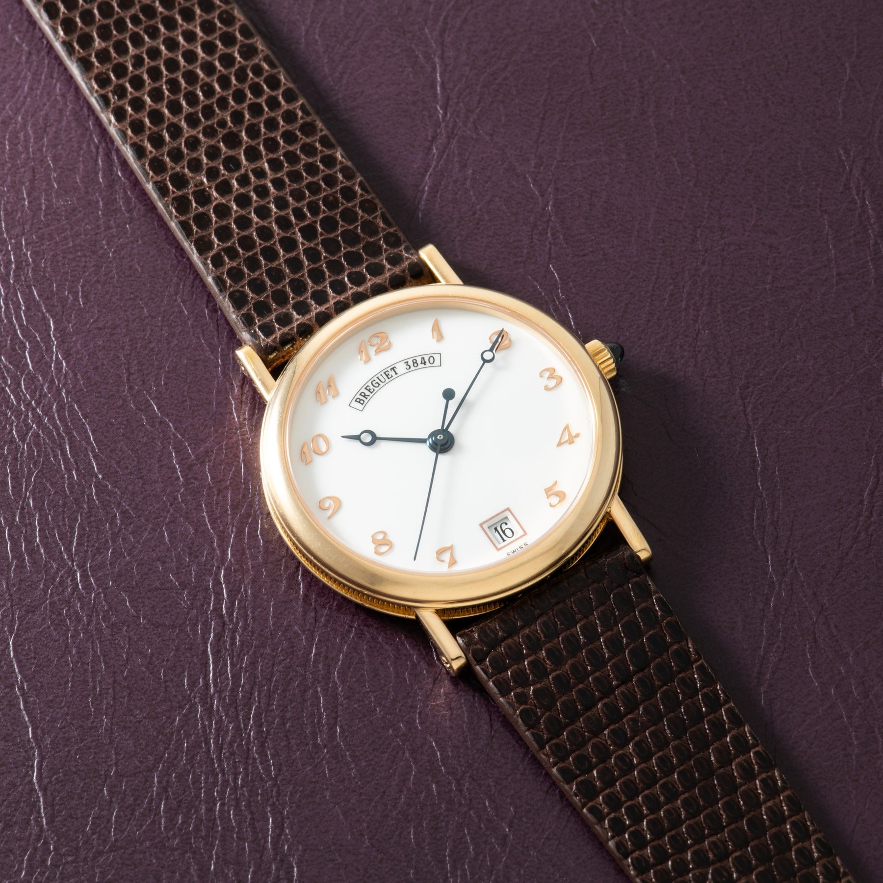 تصویر منبع؛ ساعت مچی Breguet Classique با صفحه مینا، رفرنس 3325