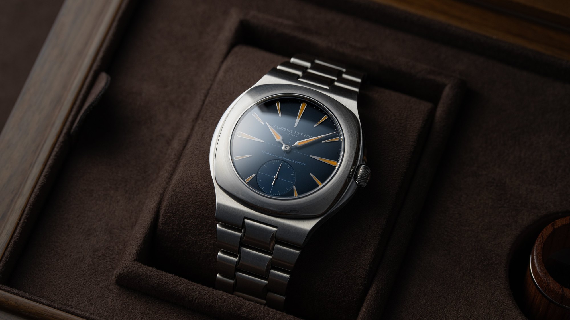 تصویر منبع؛ ساعت مچی Laurent Ferrier مدل Grand Sport Tourbillon استیل