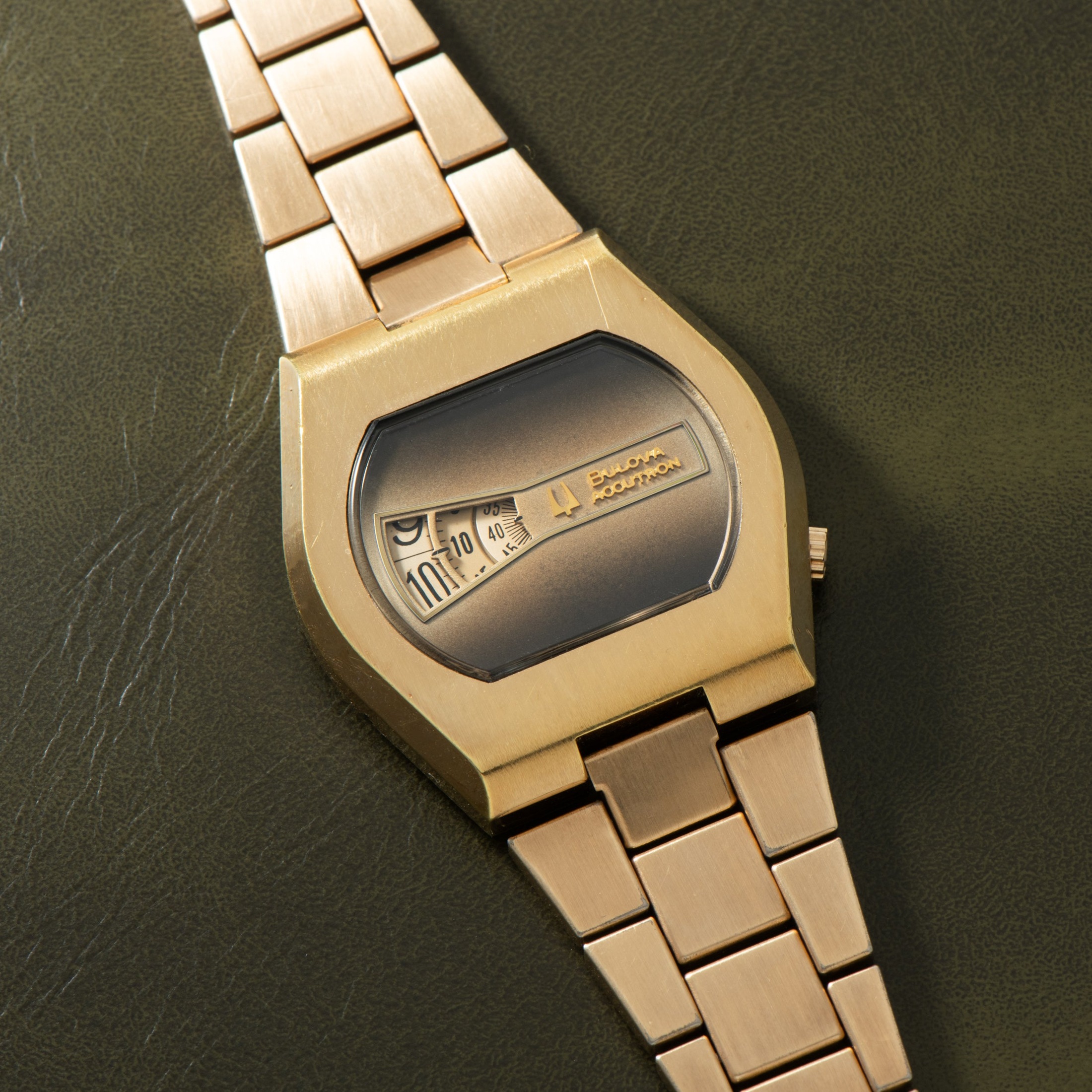 تصویر منبع؛ Bulova Accutron Direct Read
