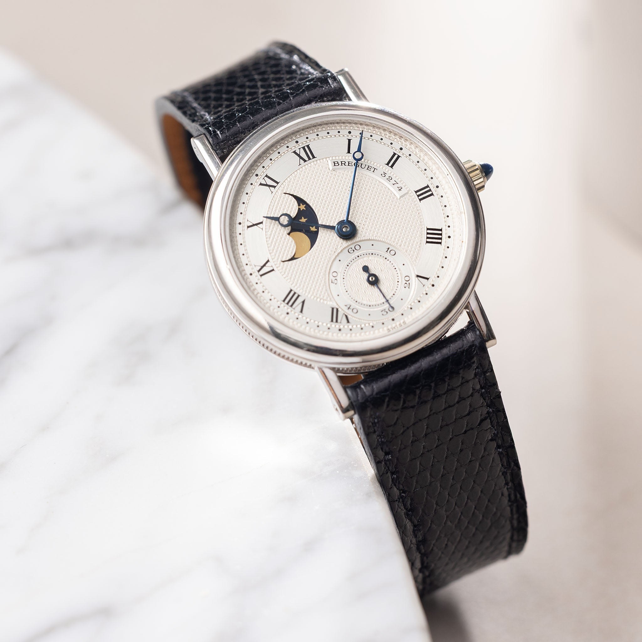 ساعت مچی برگه Breguet Classique Moonphase رفرنس 3280BB طلای سفید ۱۸ عیار، اواسط دهه ۱۹۸۰