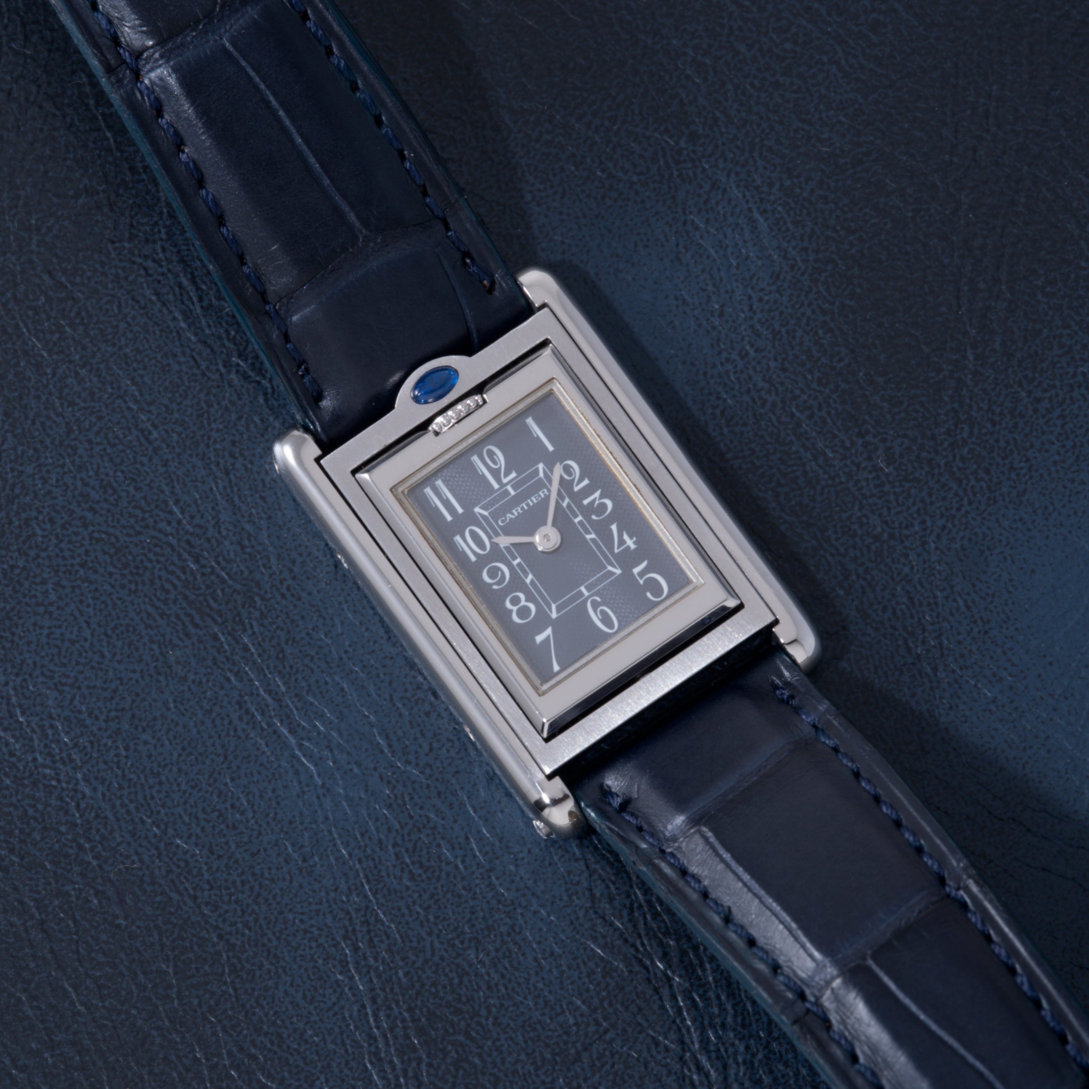 تصویر منبع؛ ساعت مچی Cartier Tank Basculante