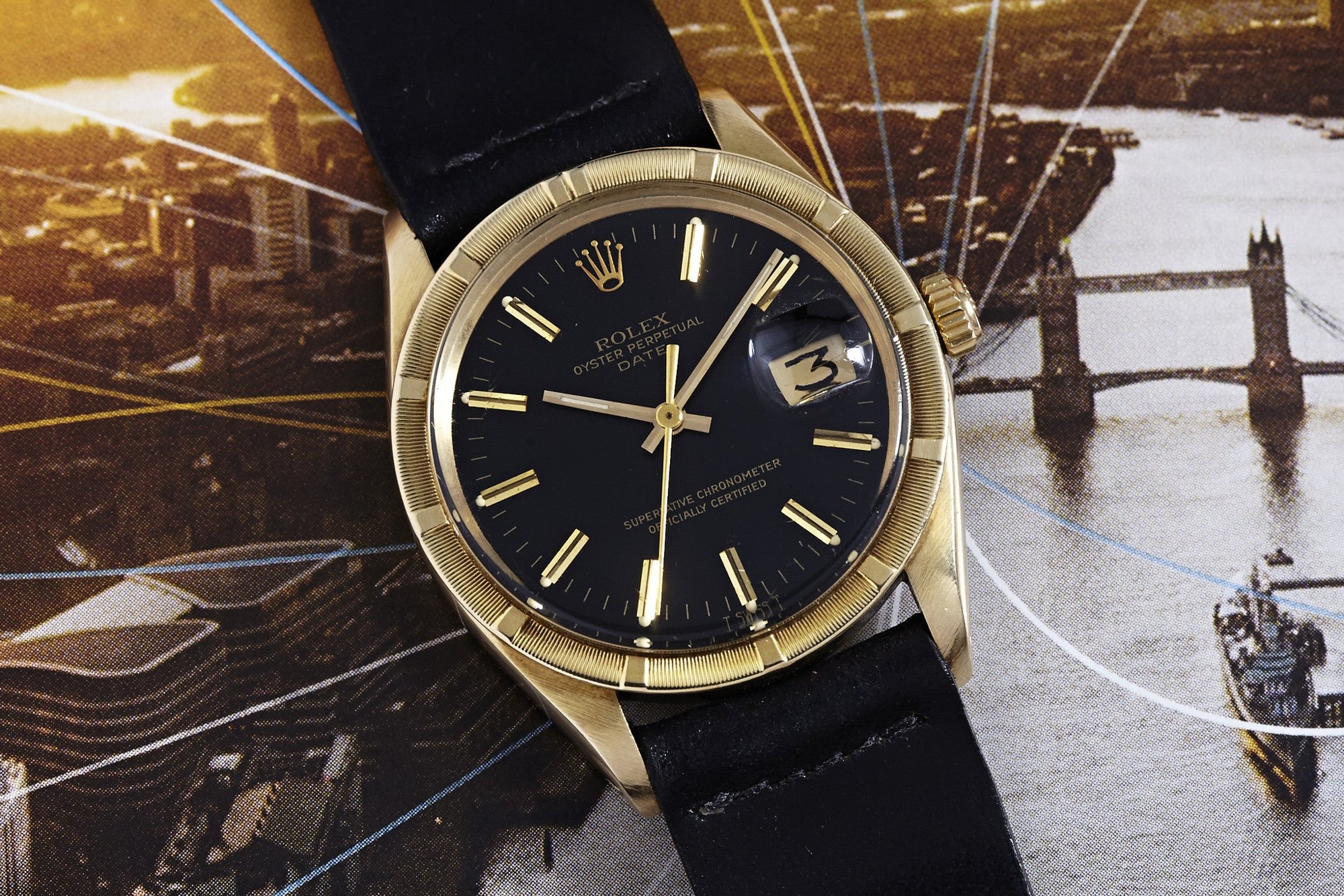 تصویر منبع؛ ساعت مچی Rolex Oyster Perpetual Date رفرنس 1501 از طلای ۱۴ عیار