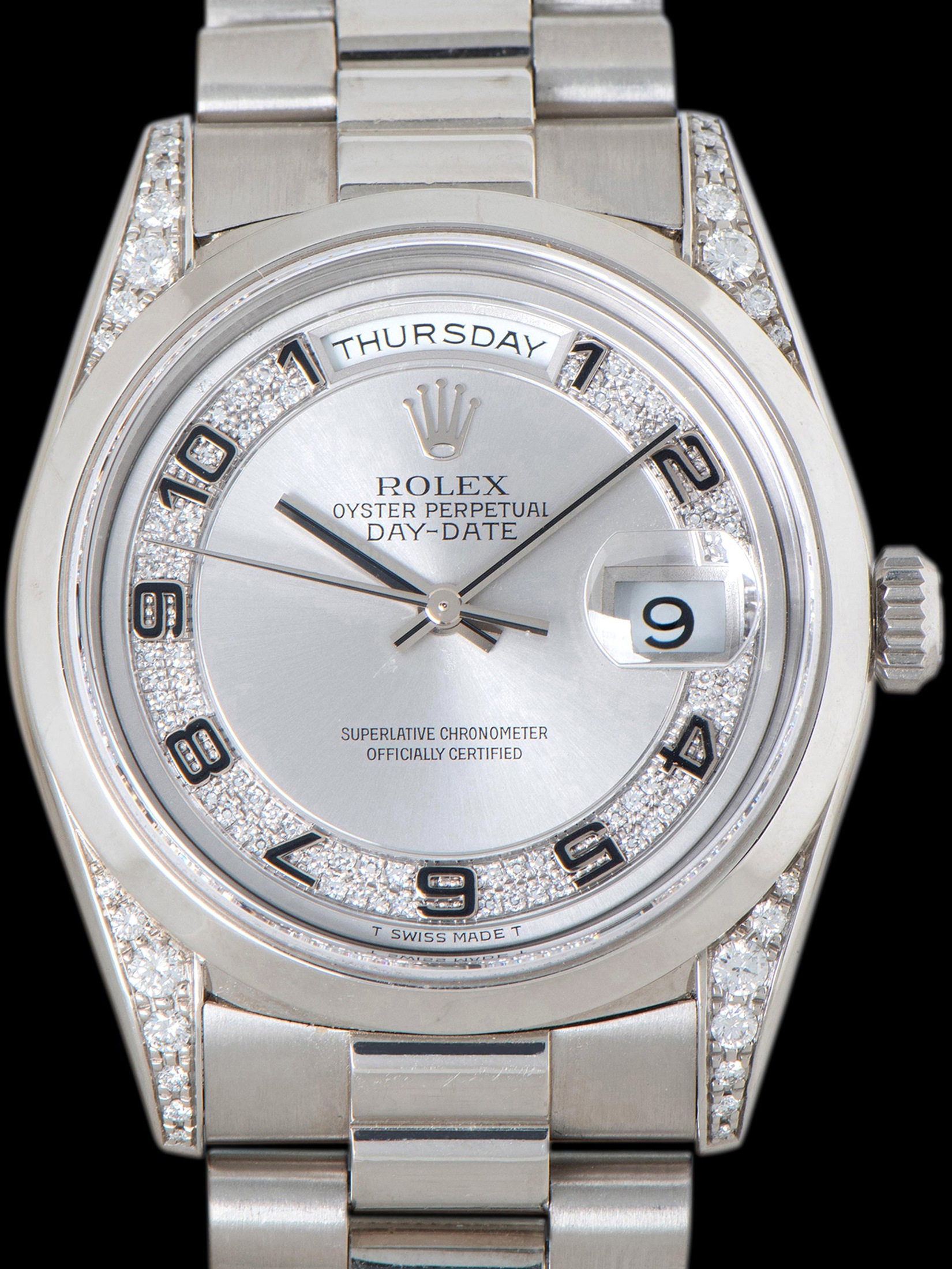 تصویر منبع؛ ساعت Rolex Day-Date Platinum (Ref. 18296) با قاب الماسنشان و صفحه Myriad