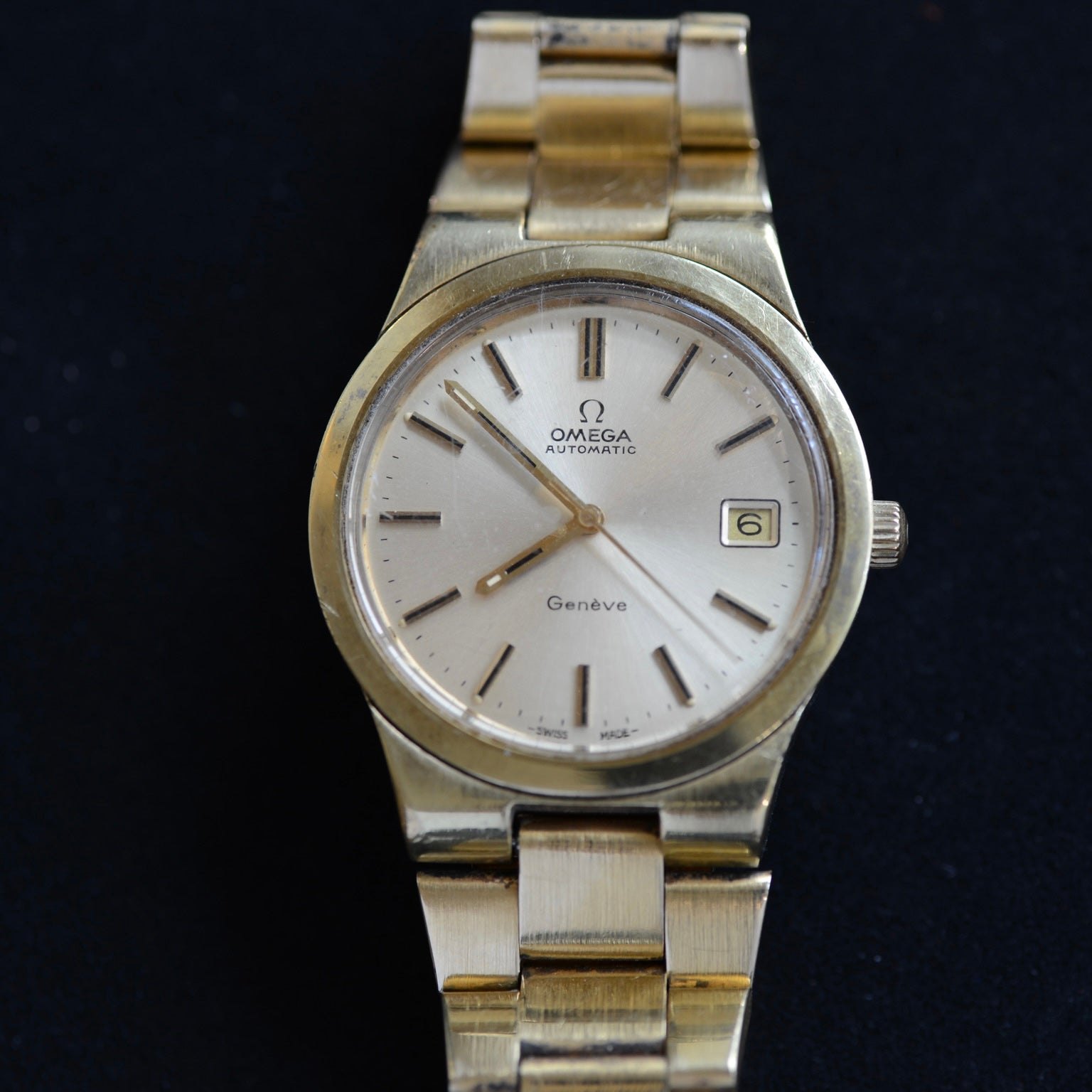 تصویر منبع؛ ساعت مچی امگا Omega Genève Automatic کالیبر 1020 دهه ۱۹۷۰