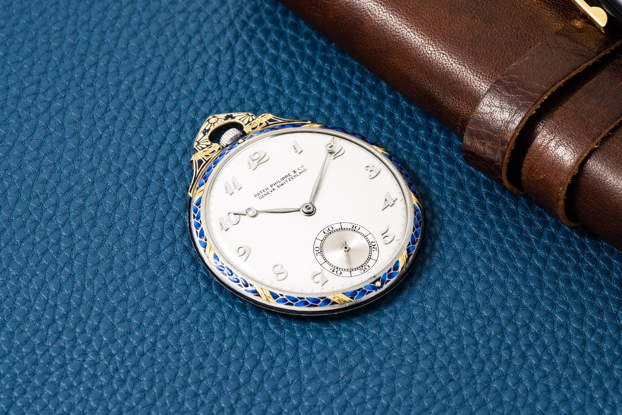 تصویر منبع؛ ساعت جیبی Patek Philippe با قاب طلای زرد، میناکاری آبی و پشت پلاتینی