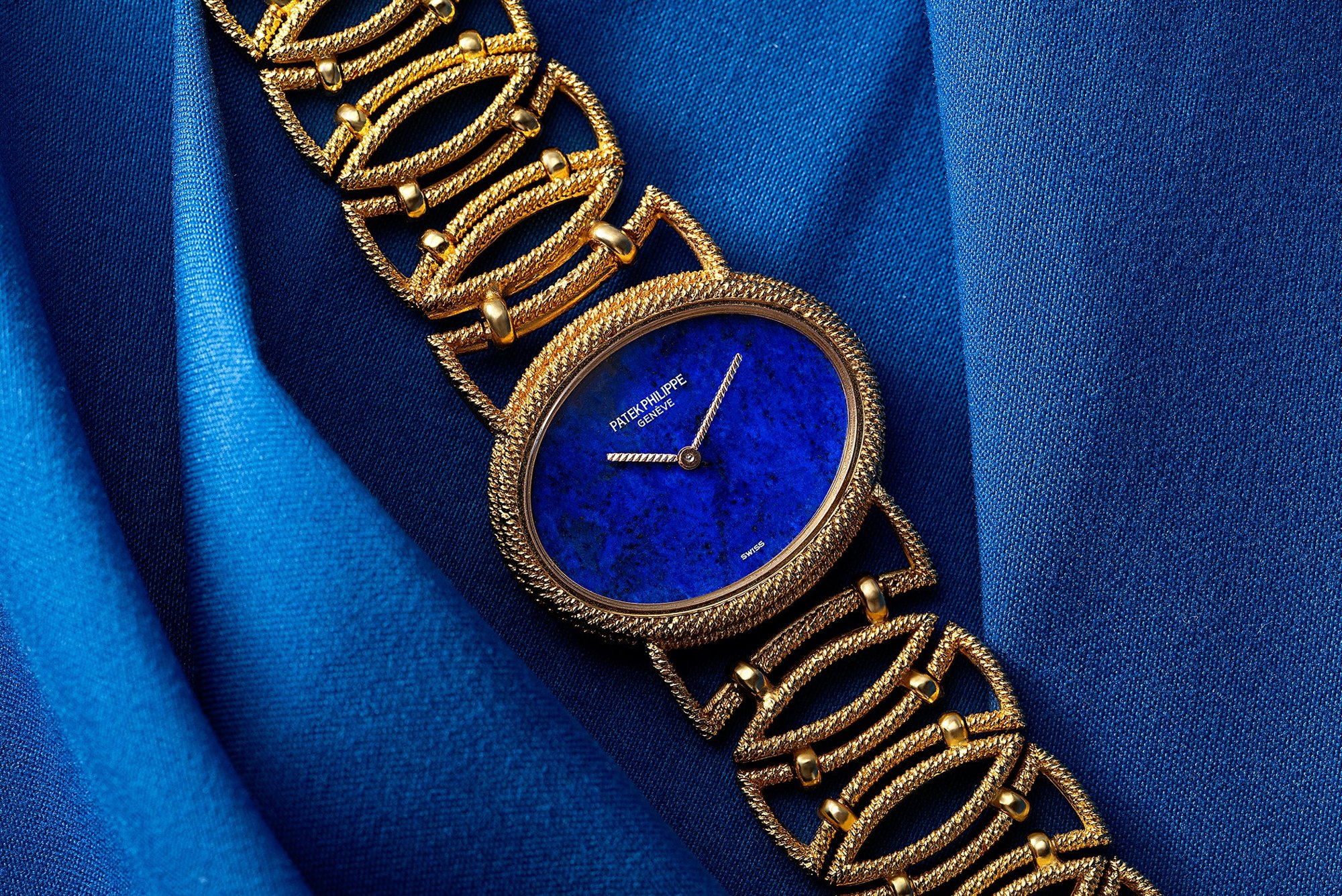 تصویر منبع؛ ساعت مچی Patek Philippe Golden Ellipse رفرنس 4920-2 با صفحه لاجورد