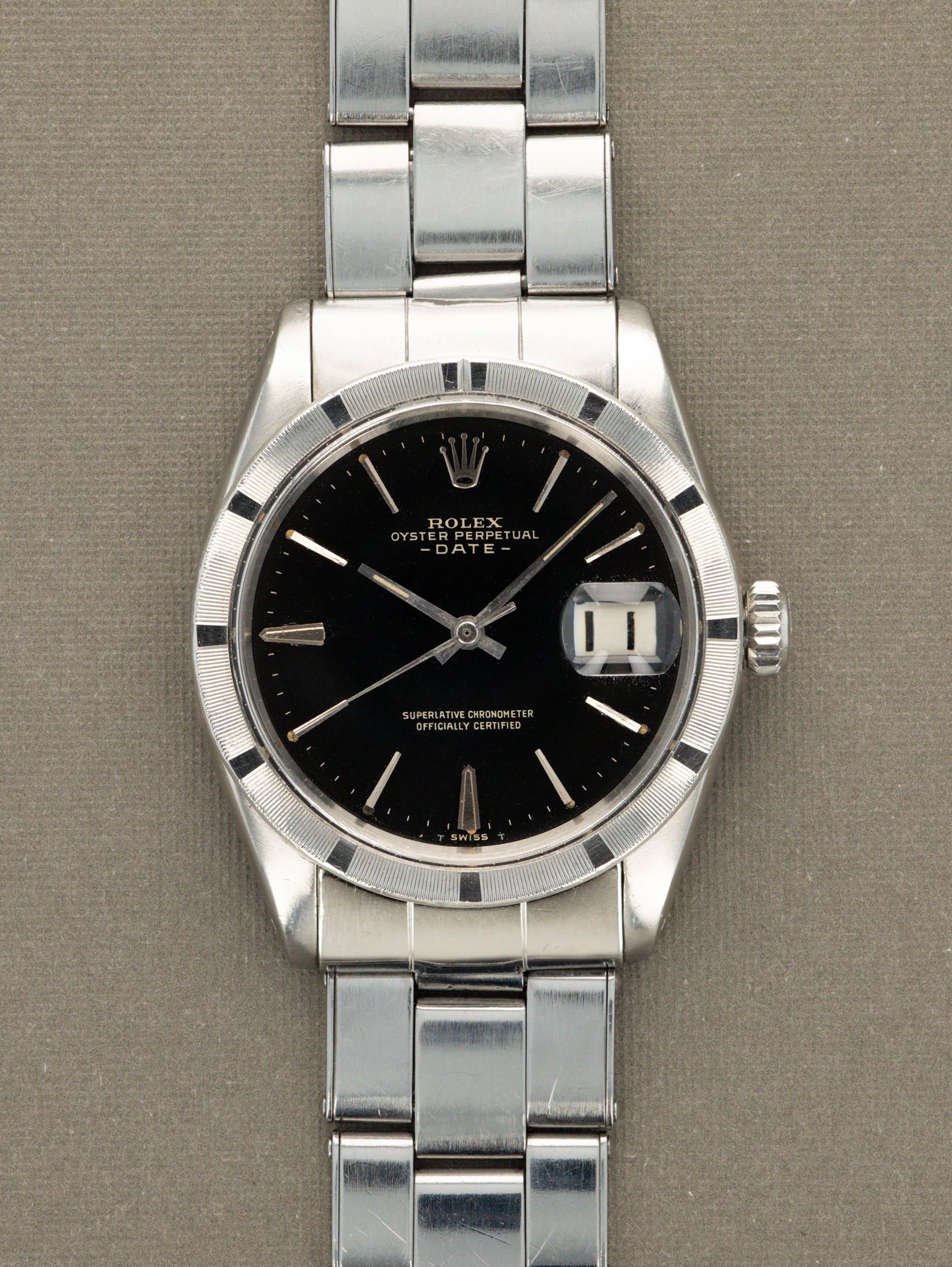 تصویر منبع؛ ساعت مچی Rolex Oyster Perpetual Date رفرنس 1501 با صفحه Black Gilt