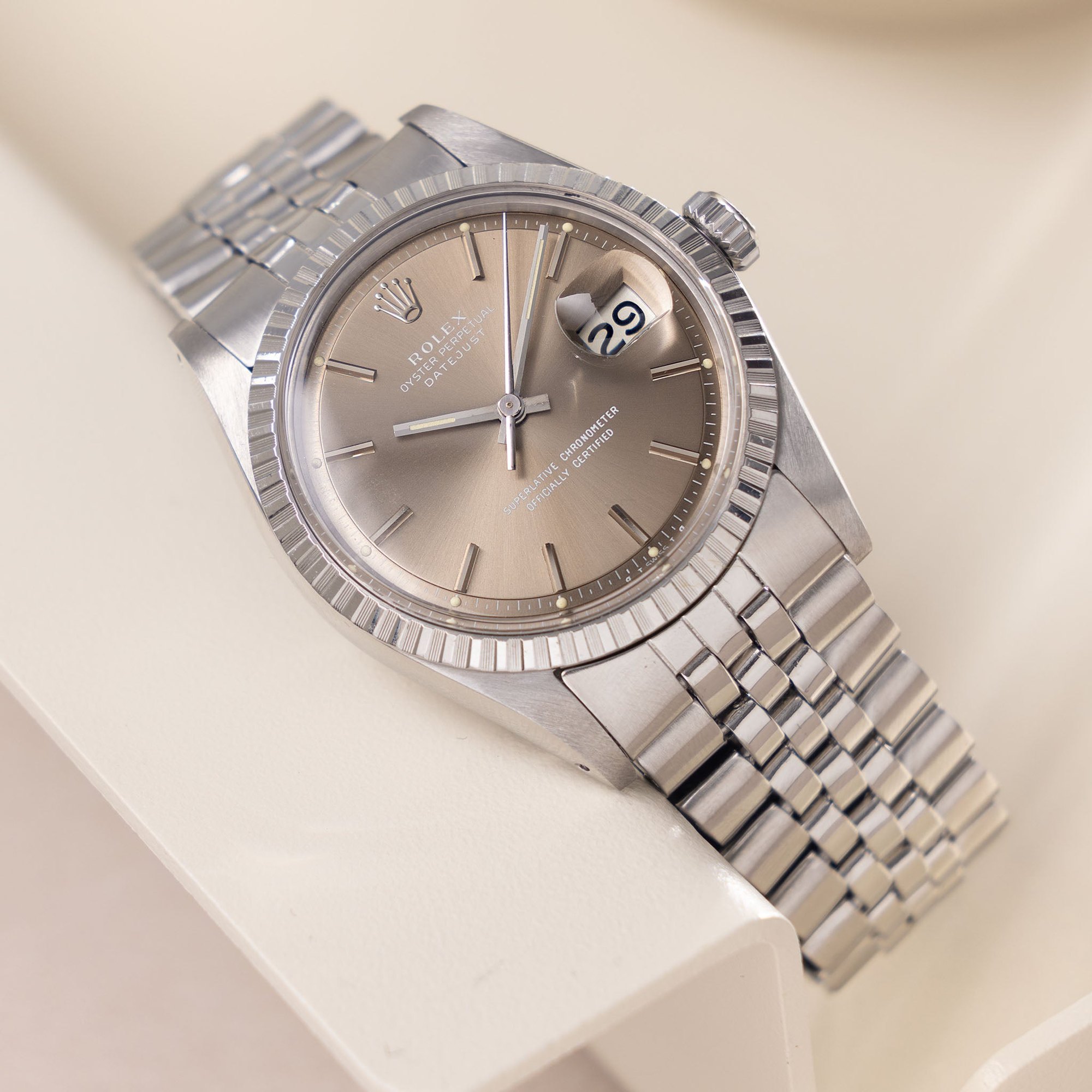 تصویر منبع؛ ساعت مچی رولکس Rolex Datejust مدل Ref. 1603 با صفحه پایپن تاپ سیگما