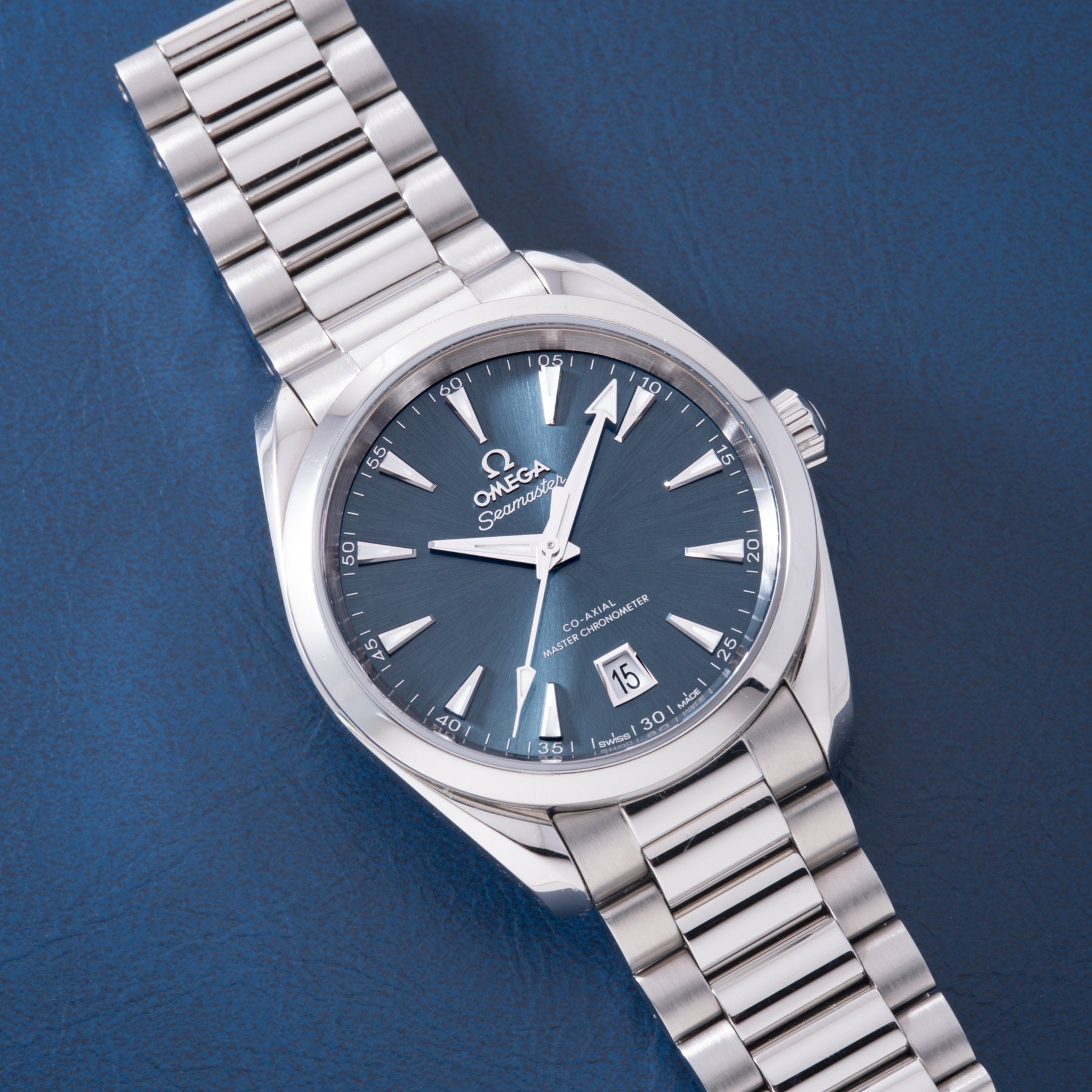 تصویر منبع؛ ساعت مچی امگا Seamaster Aqua Terra Shades با صفحه آبی آتلانتیک