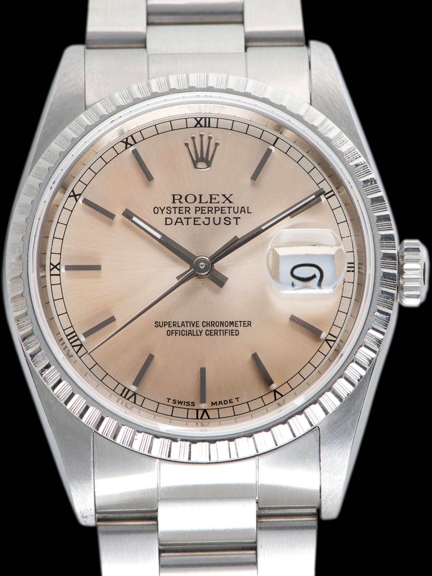 تصویر منبع؛ ساعت مچی Rolex Datejust رفرنس 16220 با صفحه نقرهای هلویی
