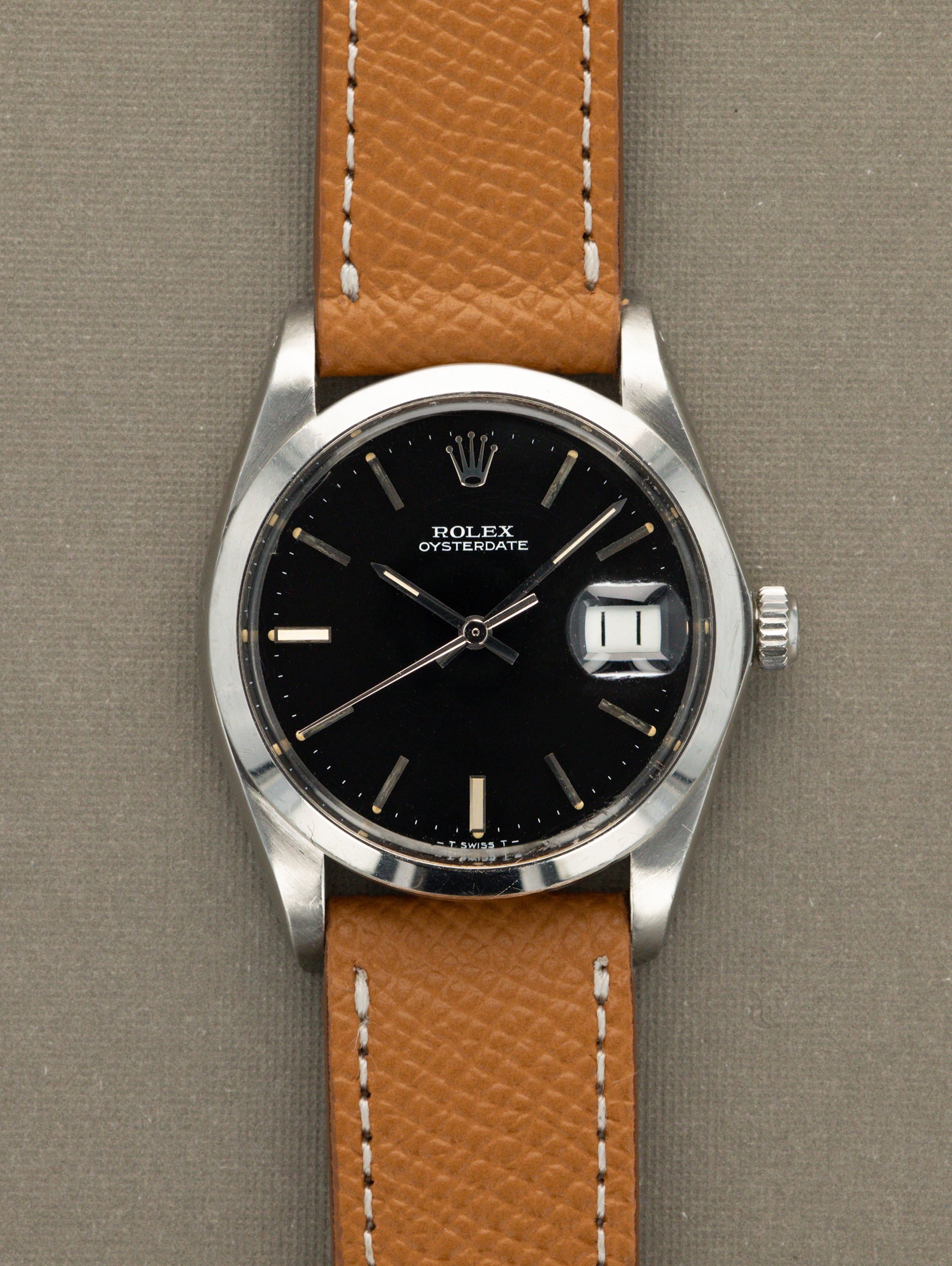 تصویر منبع؛ Rolex Oysterdate Precision Ref. 6694 Gloss Black Dial