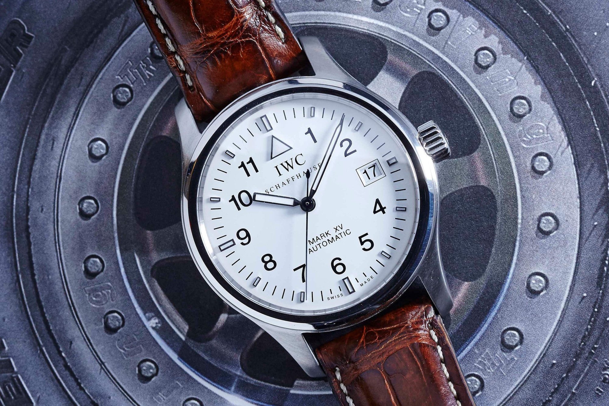 تصویر منبع؛ ساعت مچی خلبانی IWC Mark XV با صفحه سفید