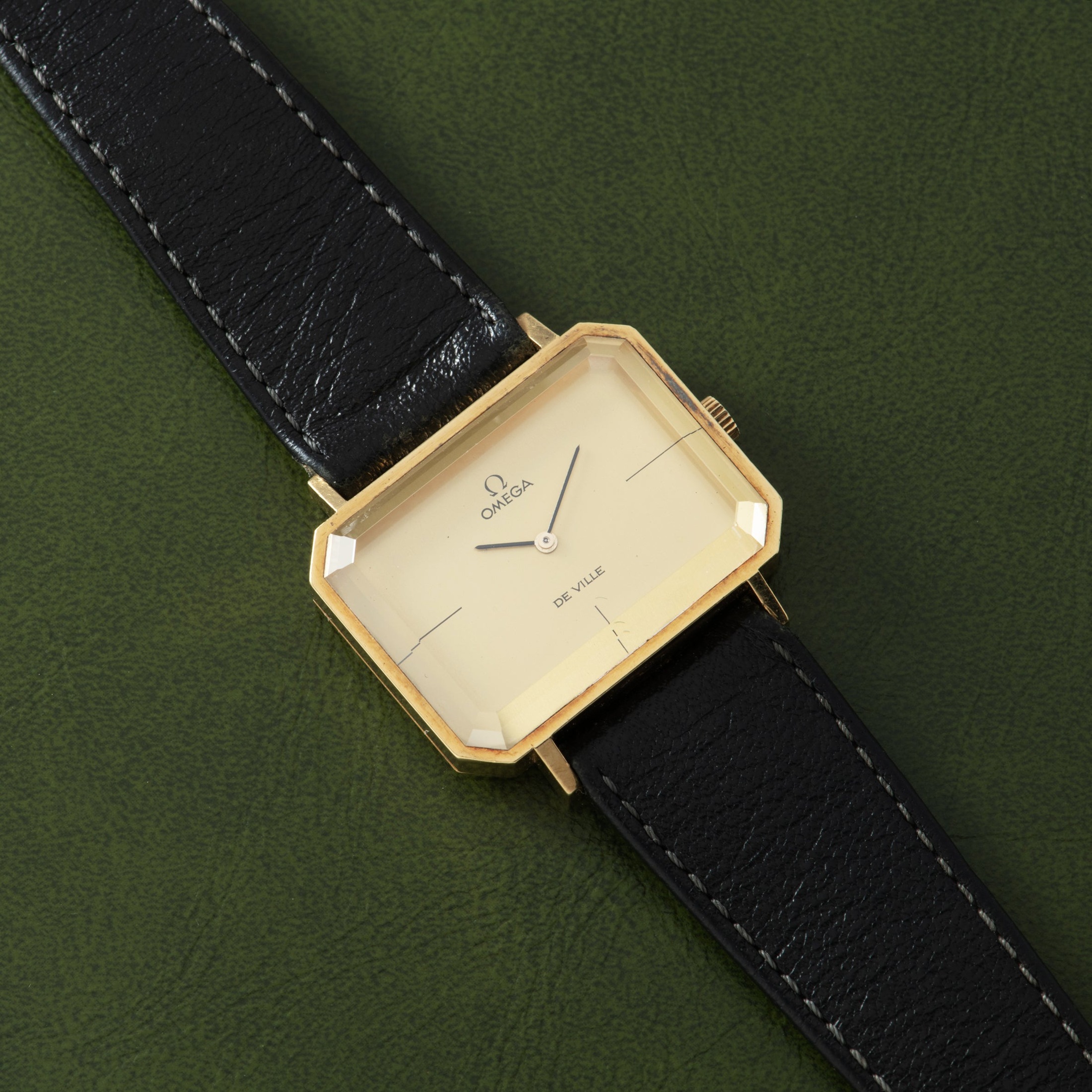 تصویر منبع؛ ساعت مچی Omega De Ville طراحی شده توسط Andrew Grima