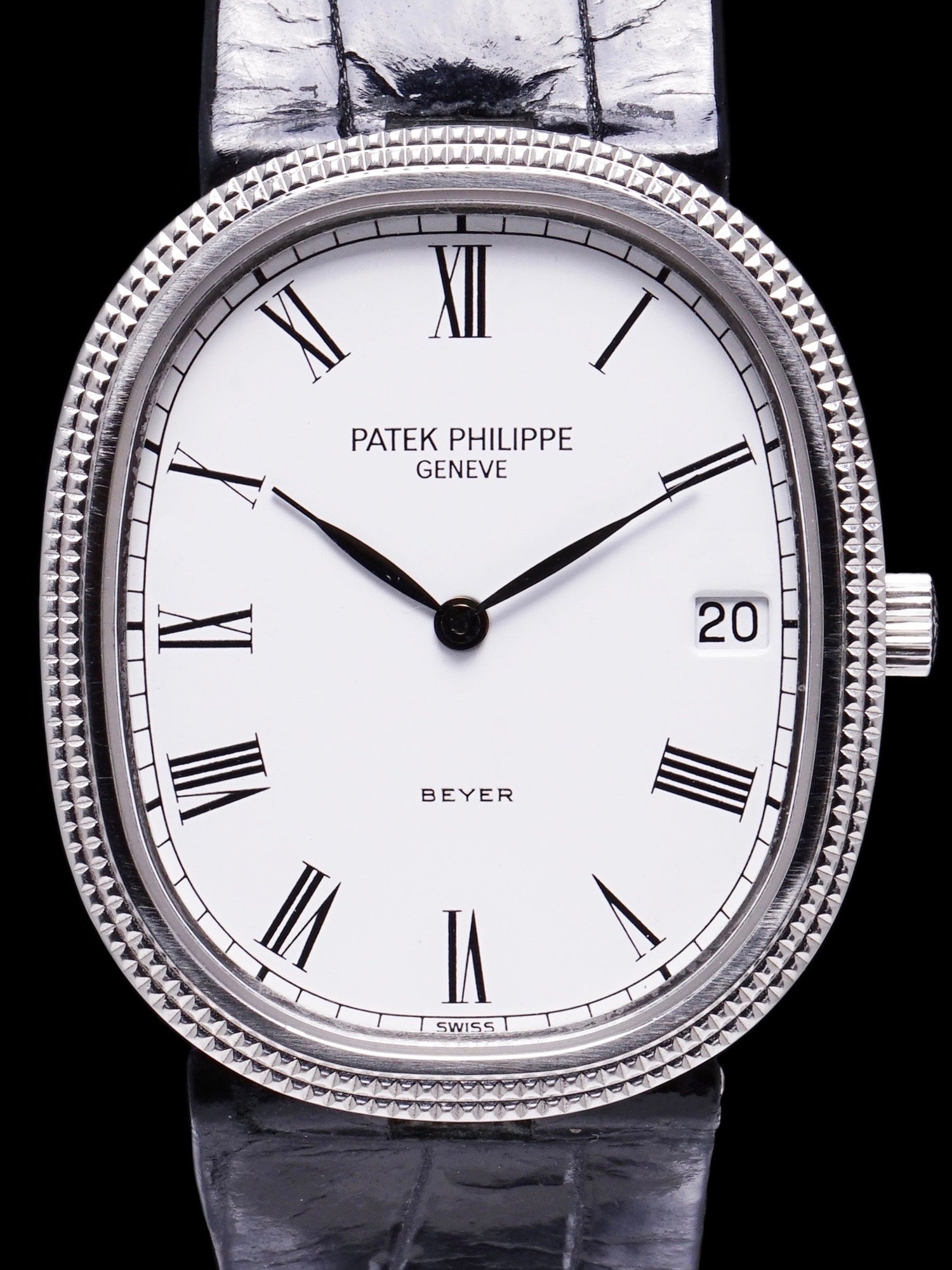 تصویر منبع؛ ساعت مچی Patek Philippe مدل Ellipse رفرنس 3931 با صفحه امضاشده Beyer سال ۱۹۸۶