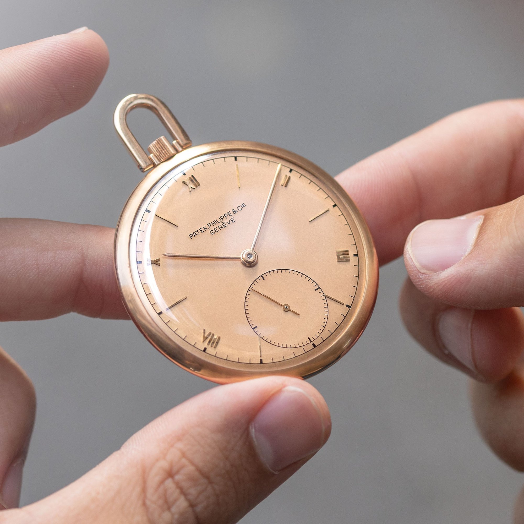 تصویر منبع؛ ساعت جیبی Patek Philippe از طلای رزگلد ۱۸ عیار مدل Pink on Pink