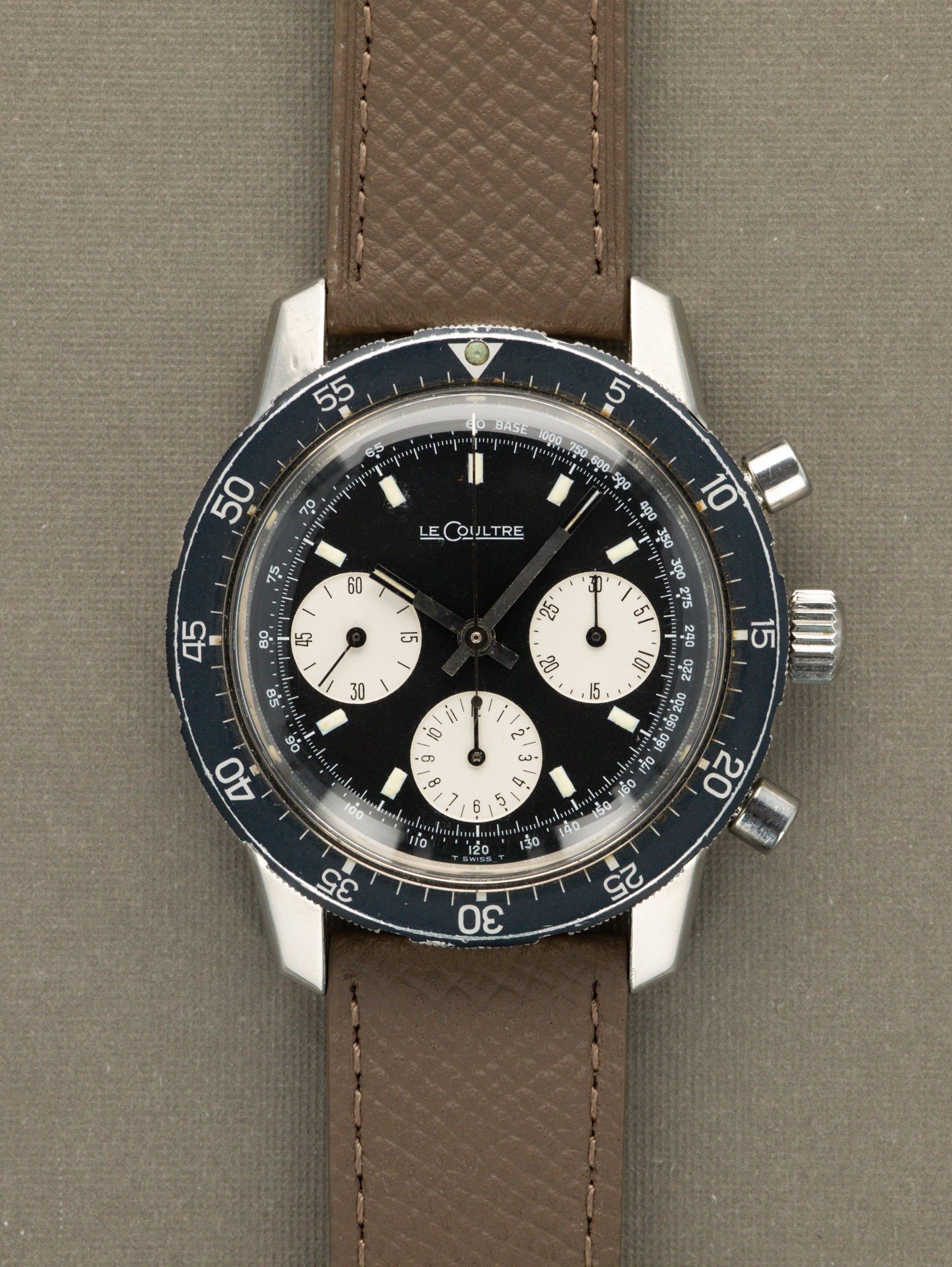 تصویر منبع؛ ساعت مچی کرنوگراف LeCoultre مدل Shark / Vogue رفرنس E.2643