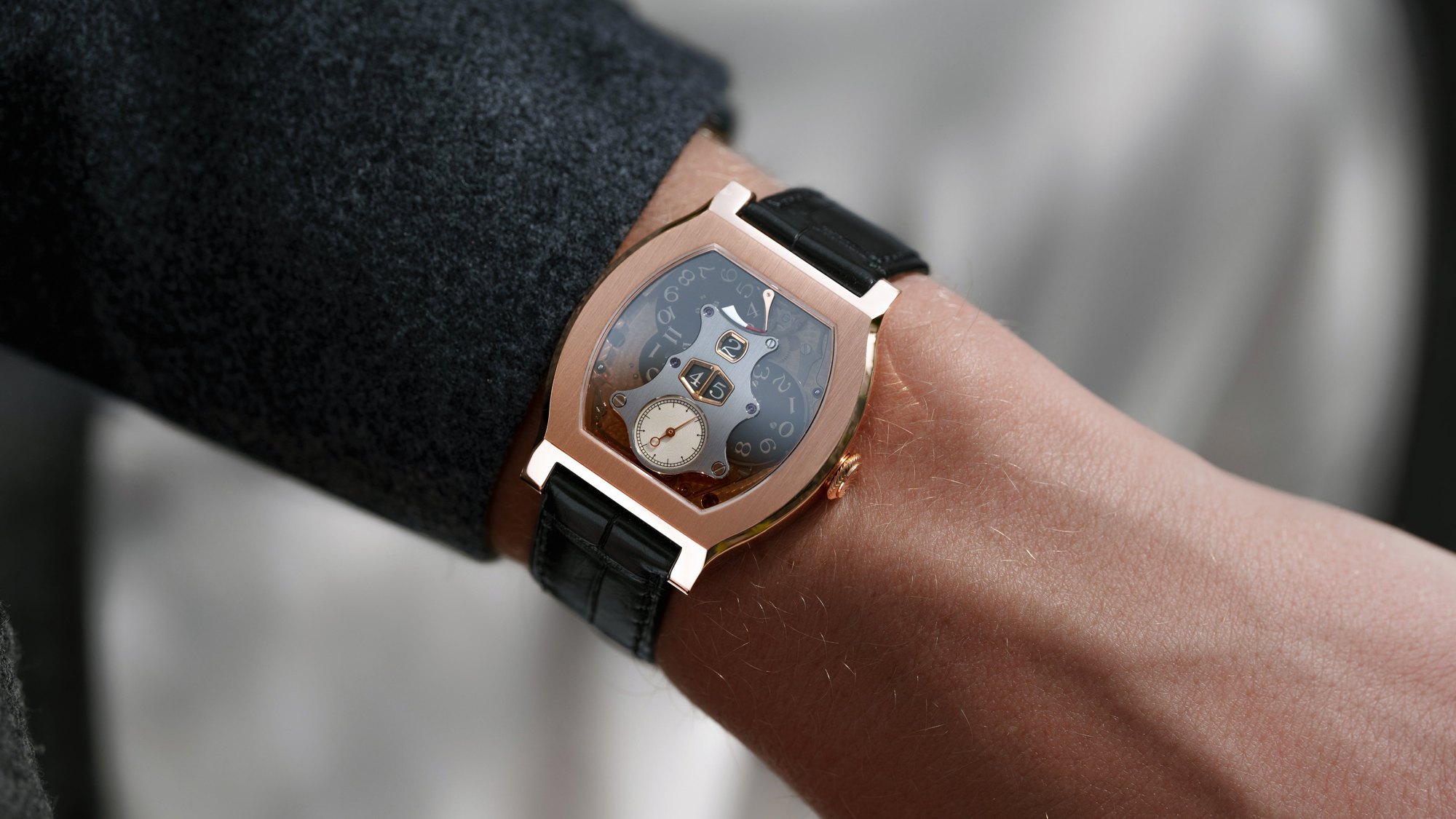تصویر منبع؛ ساعت مچی F.P. Journe مدل Vagabondage II از طلای صورتی