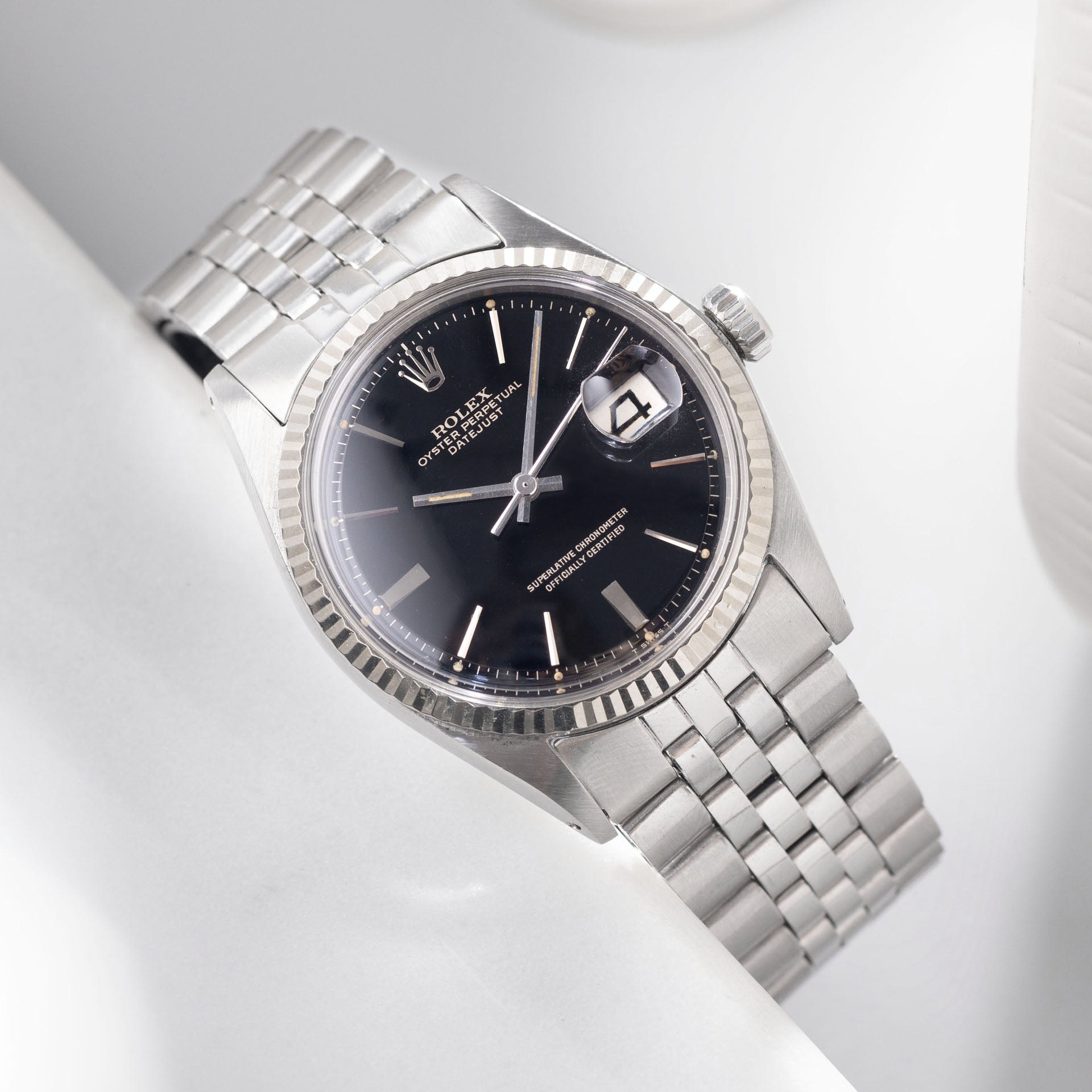 تصویر منبع؛ ساعت مچی Rolex Datejust رفرنس 1601 با صفحه مشکی گیلت