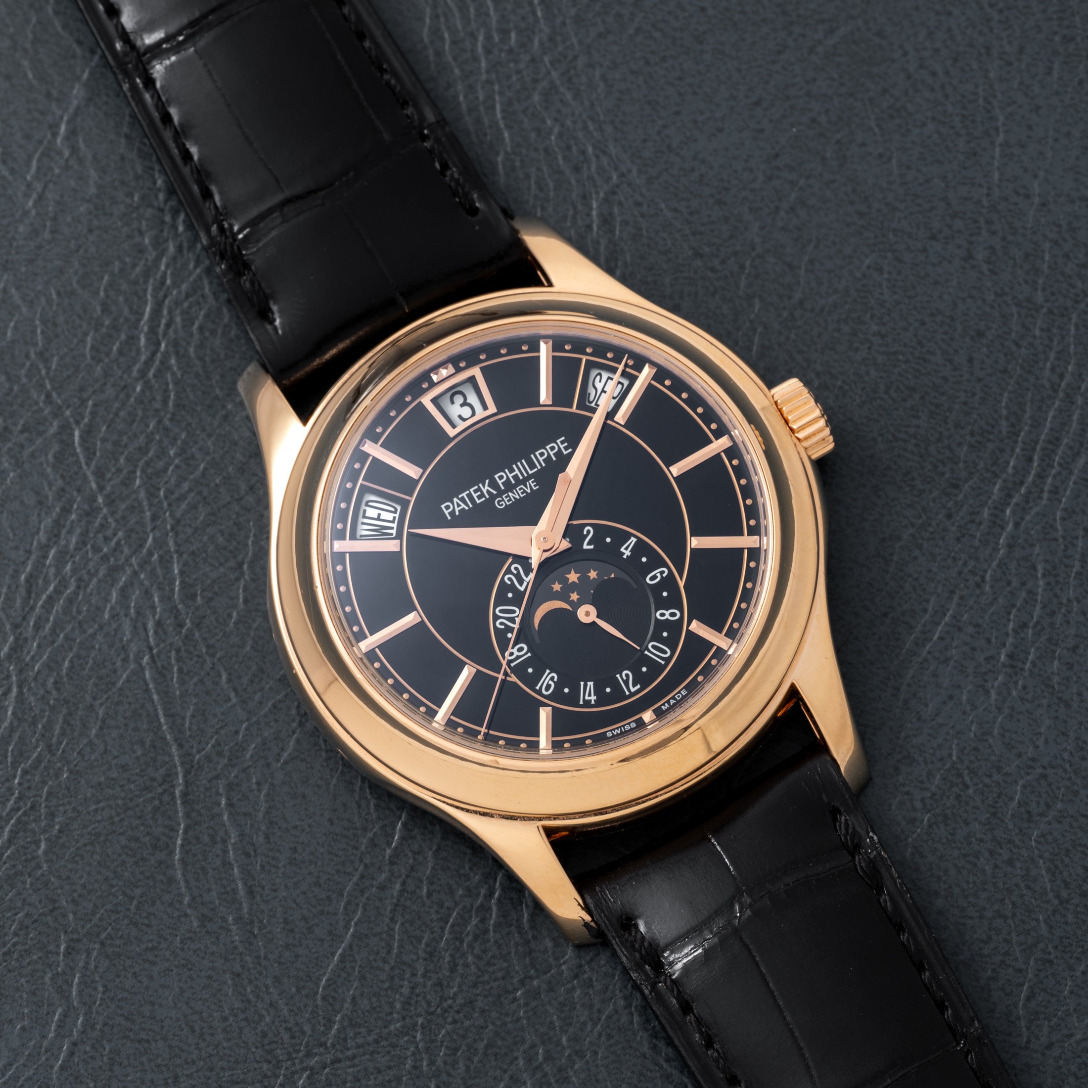 تصویر منبع؛ ساعت Patek Philippe Annual Calendar مدل Reference 5205R-010