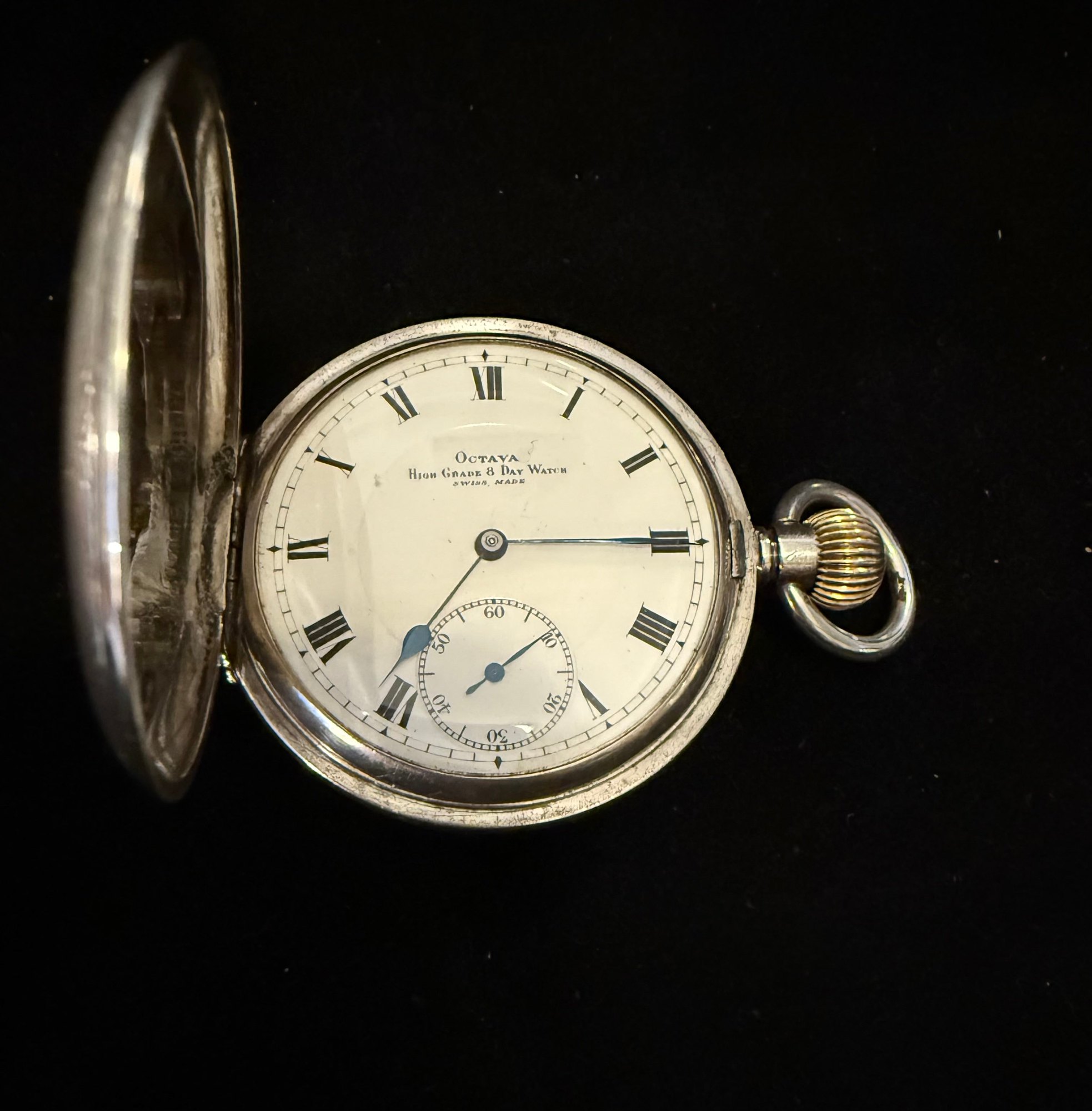 تصویر منبع؛ ساعت جیبی هانتر نقره ۸ روزه Octava Watch Co دوره جنگ جهانی اول ۱۹۱۸