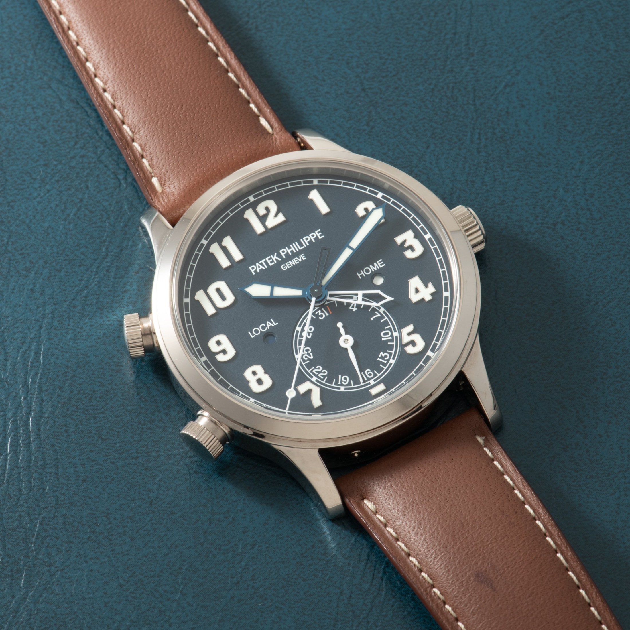 تصویر منبع؛ ساعت Patek Philippe Calatrava Pilot Travel Time Ref. 5524G-001