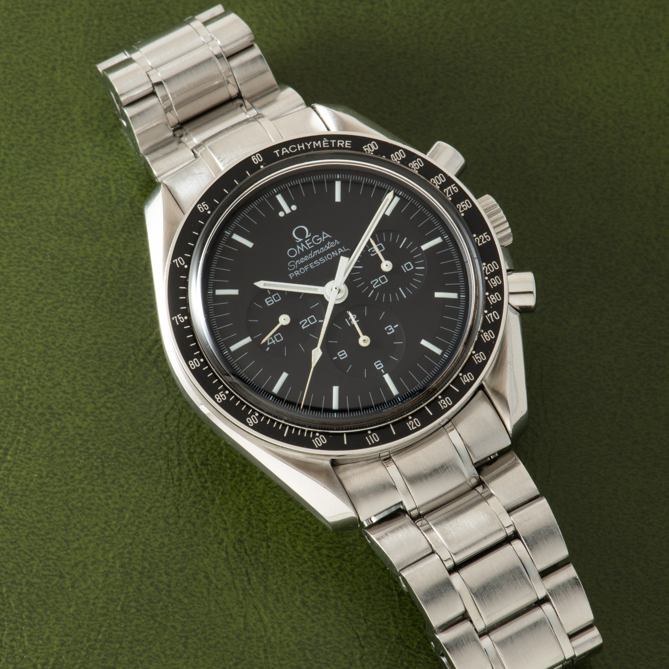 تصویر منبع؛ ساعت مچی Omega Speedmaster Professional Hesalite Sandwich رفرنس 3572.50