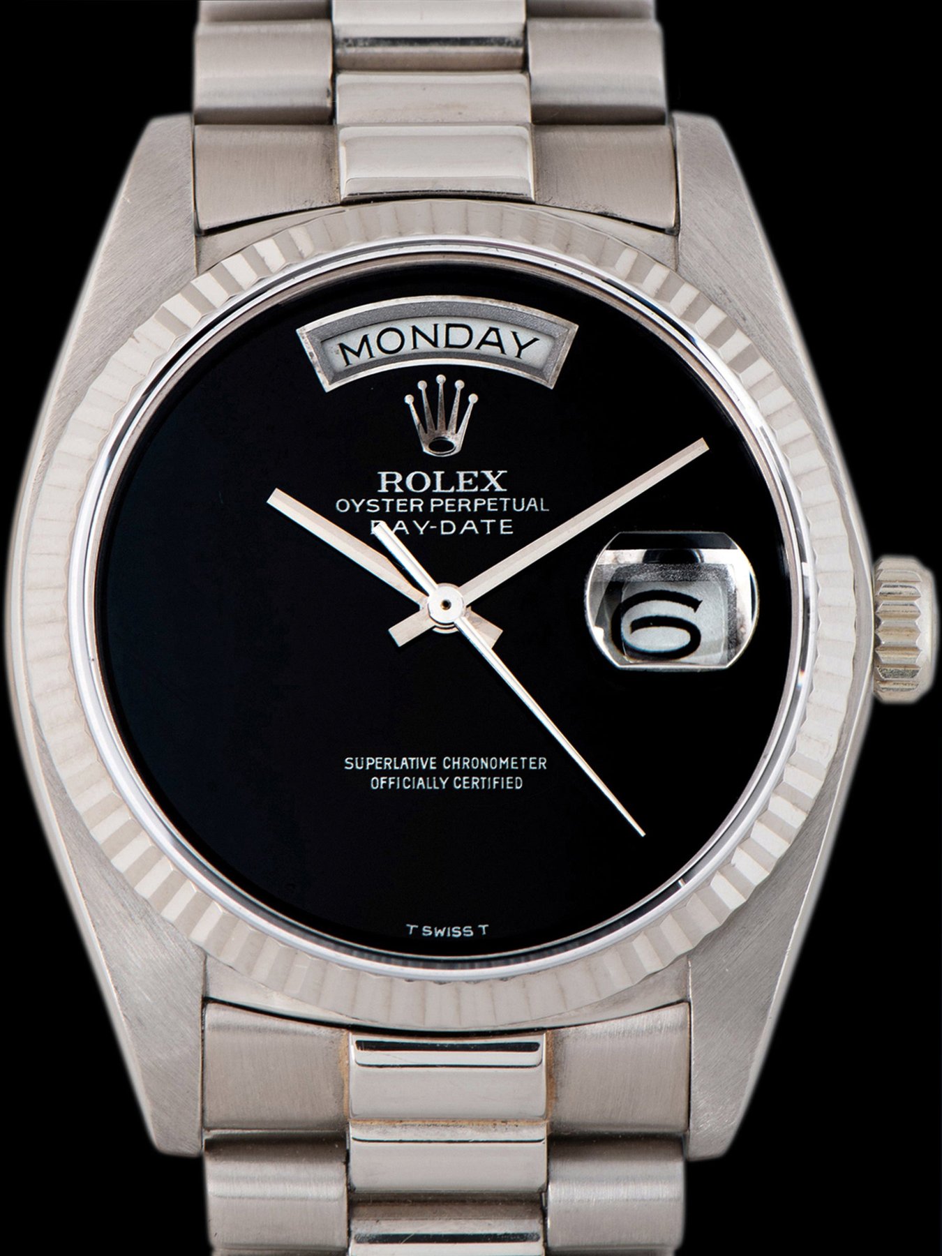 تصویر منبع؛ ساعت مچی Rolex Day-Date رفرنس 18039 سال ۱۹۸۲، طلای سفید ۱۸ عیار با صفحه سنگ اونیکس