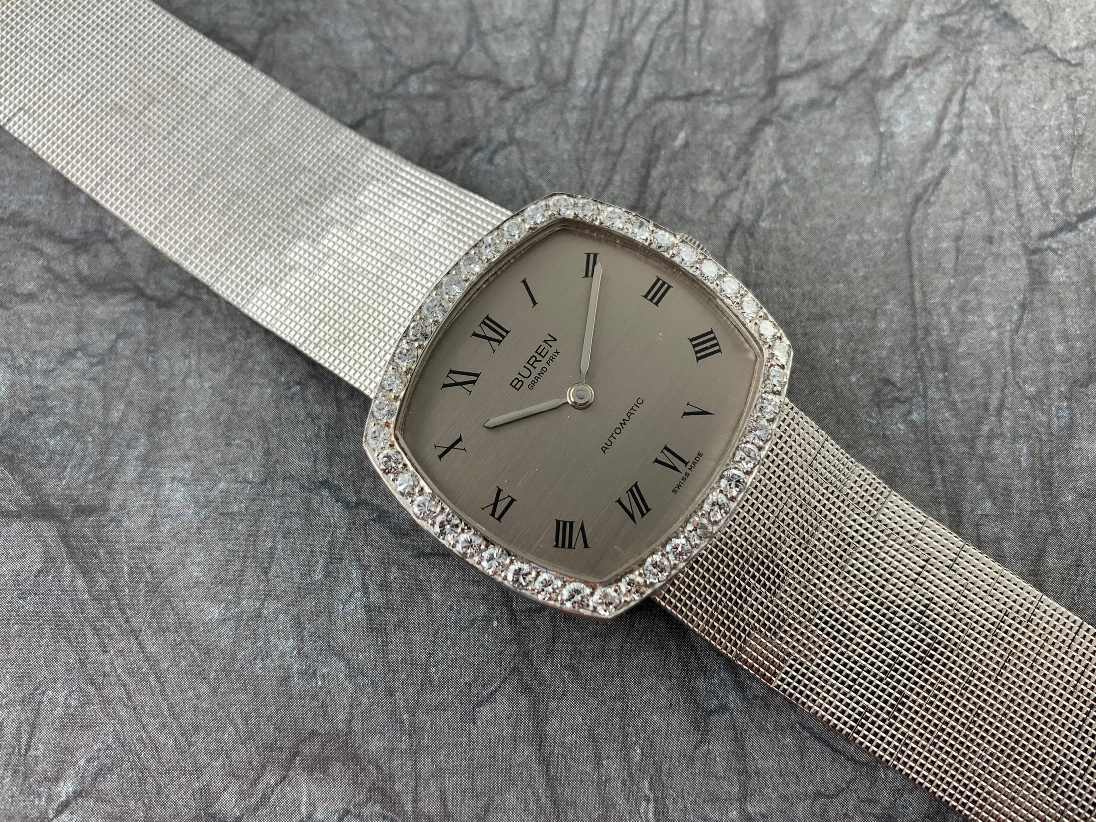 تصویر منبع؛ ساعت مچی Buren Grand Prix 18K White Gold and Diamond Automatic