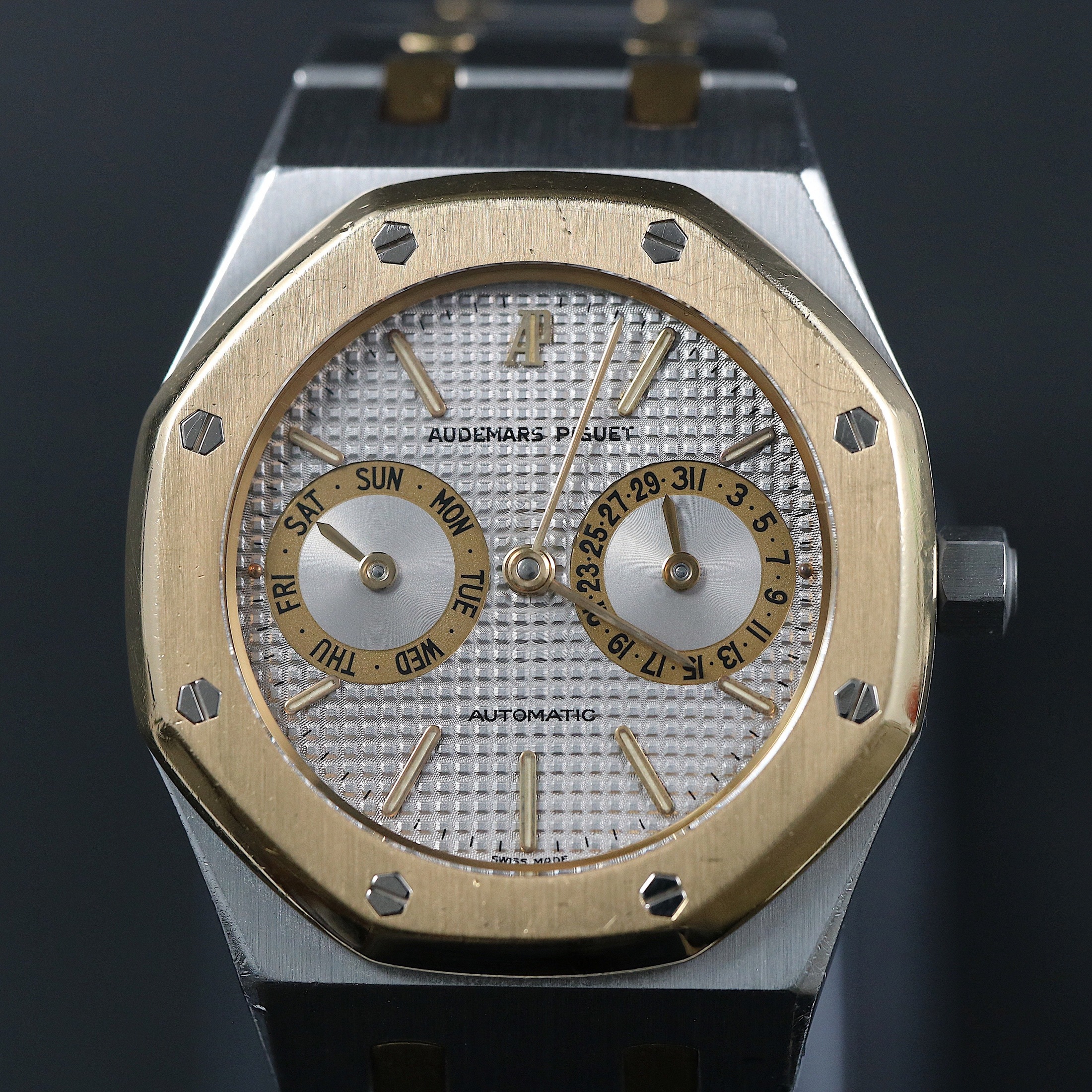 تصویر منبع؛ ساعت Audemars Piguet Royal Oak Day Date “OWL” - Ref 25572SA.0.0477SA.01