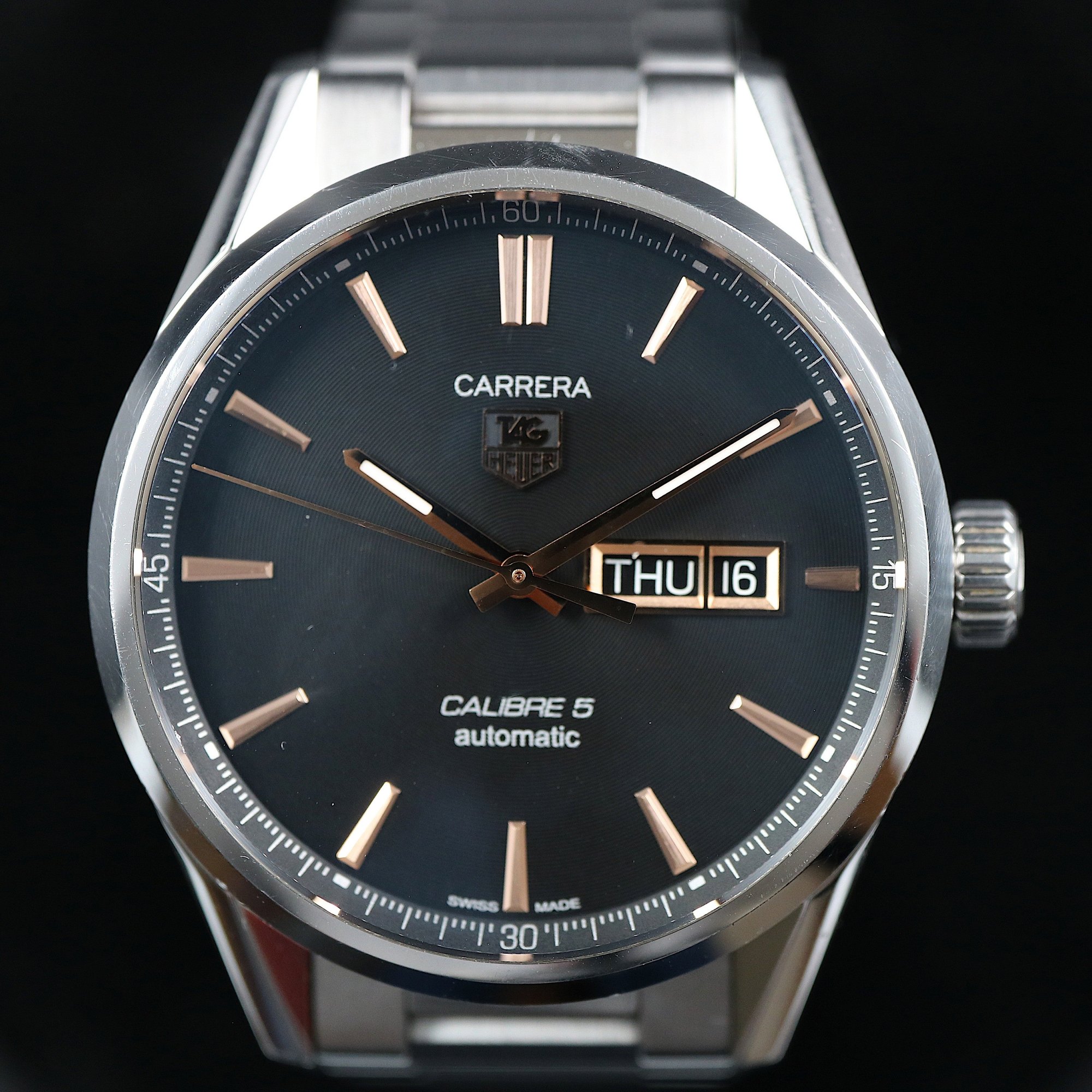 تصویر منبع؛ ساعت مچی TAG Heuer Carrera Calibre 5 رفرنس WAR201C-1