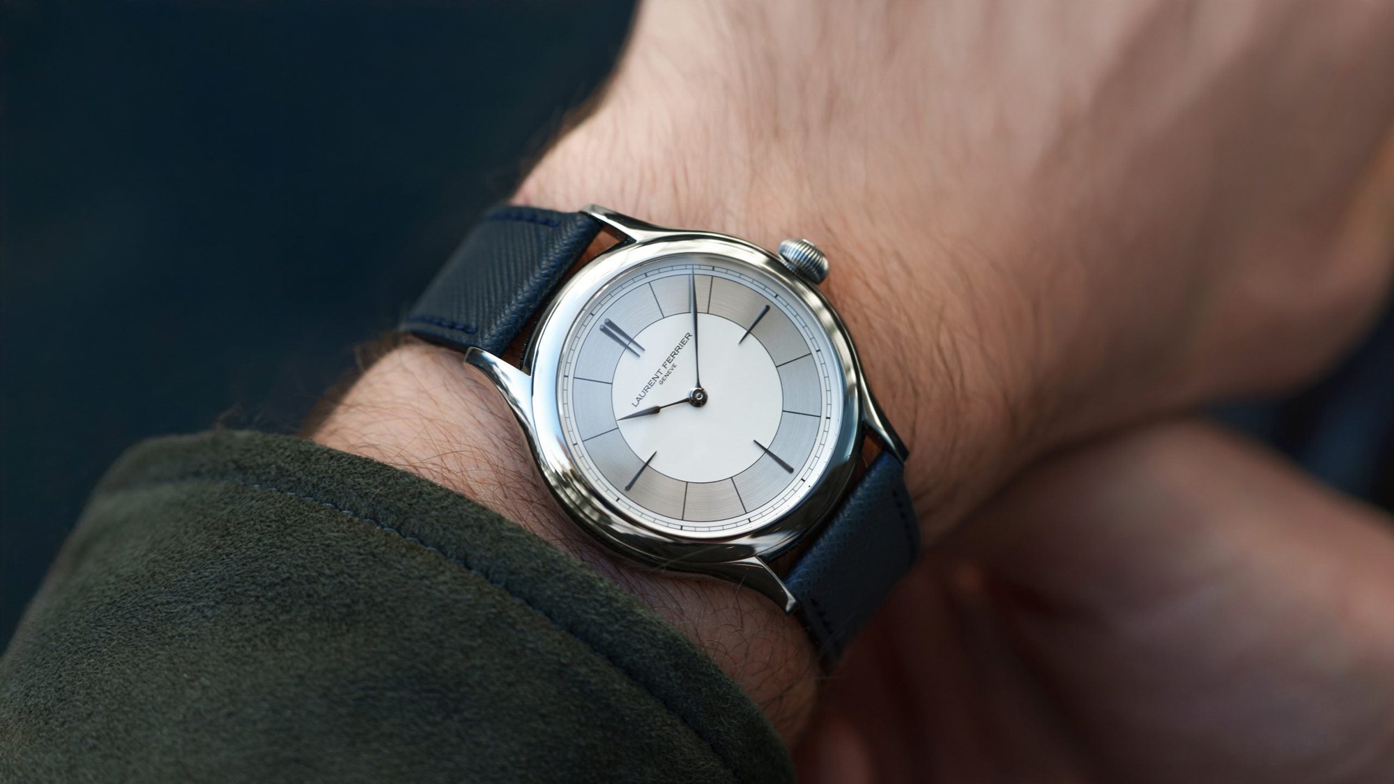 تصویر منبع؛ ساعت مچی Laurent Ferrier مدل Galet Classic Micro-Rotor نسخه Hodinkee