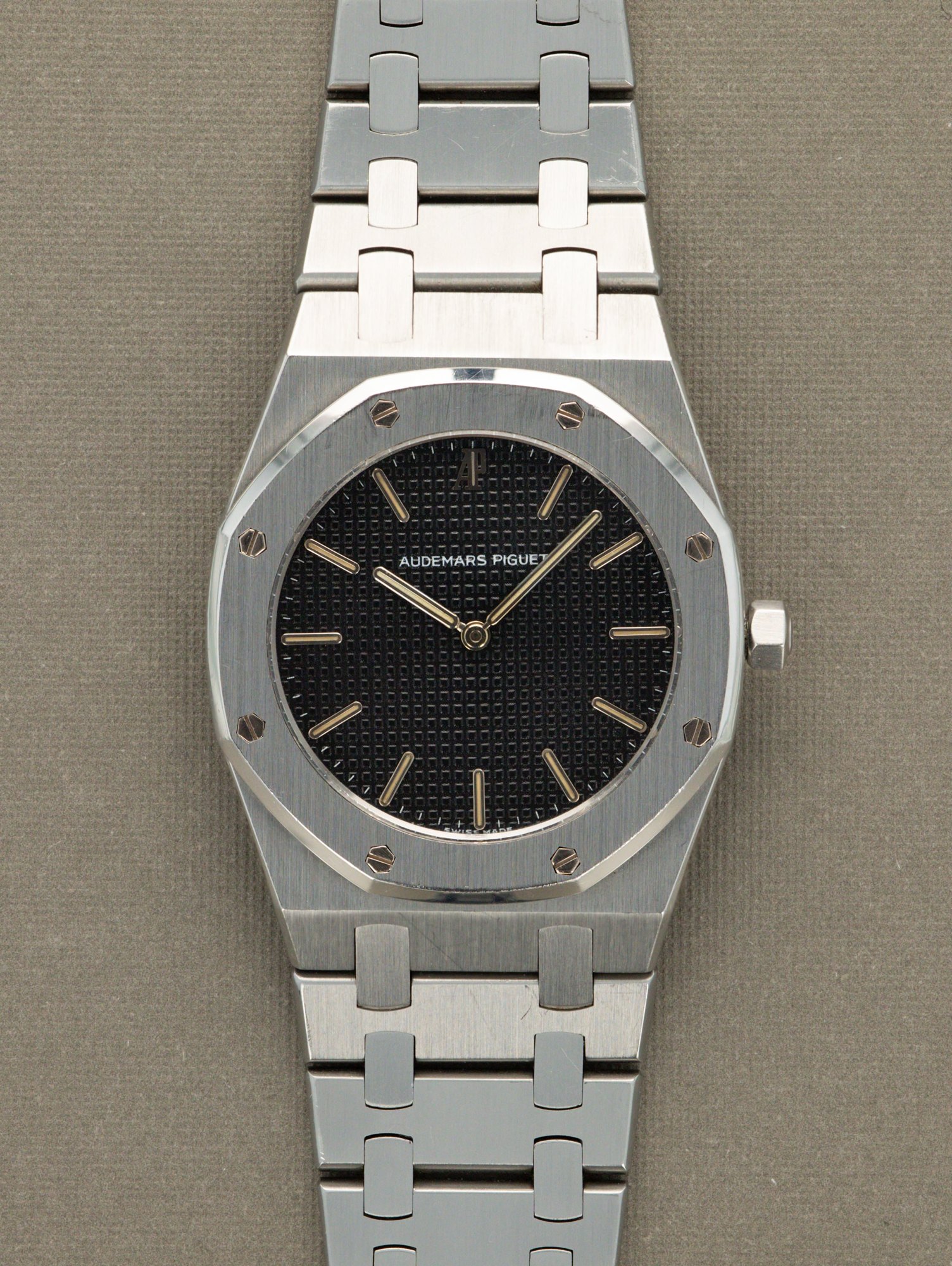 تصویر منبع؛ ساعت مچی Audemars Piguet مدل Royal Oak Midsize رفرنس 56303ST