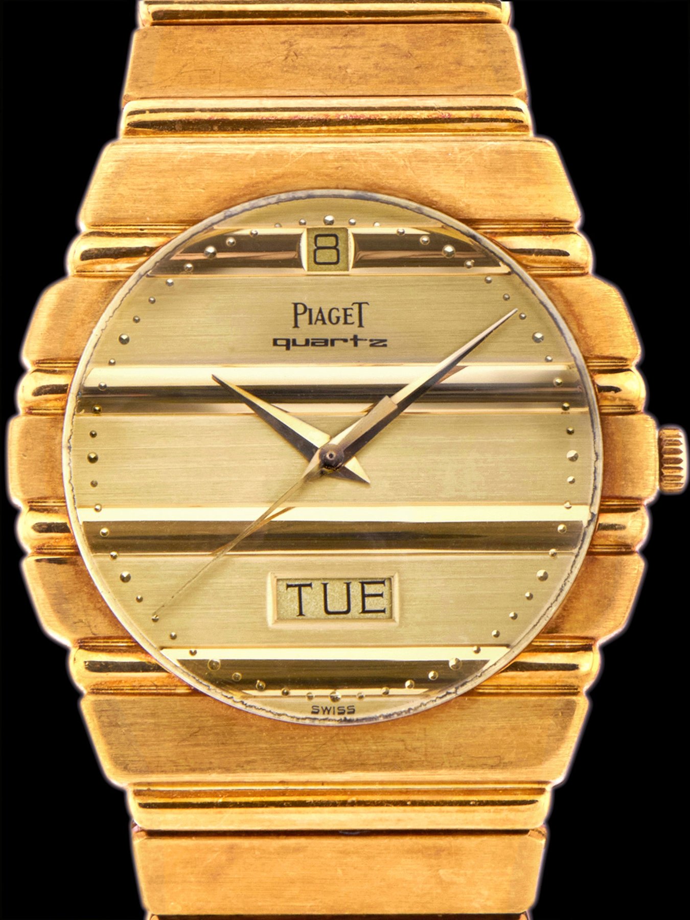 تصویر منبع؛ ساعت مچی Piaget Polo کوارتز روز و تاریخ دهه ۱۹۸۰، طلای زرد 18K، رفرنس 15562 C 701